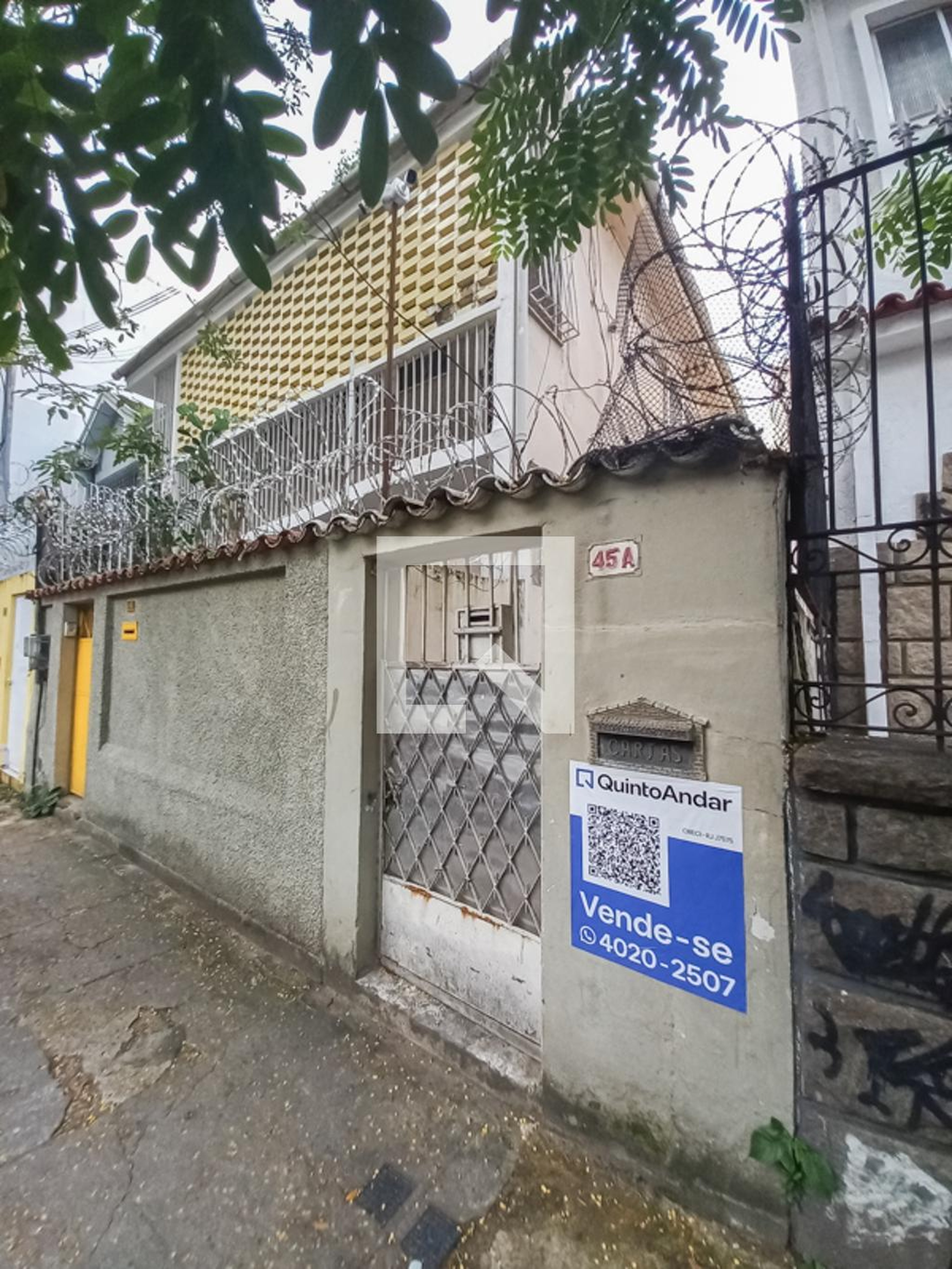 Fachada Condomínio em Rua Pereira Barreto, 45