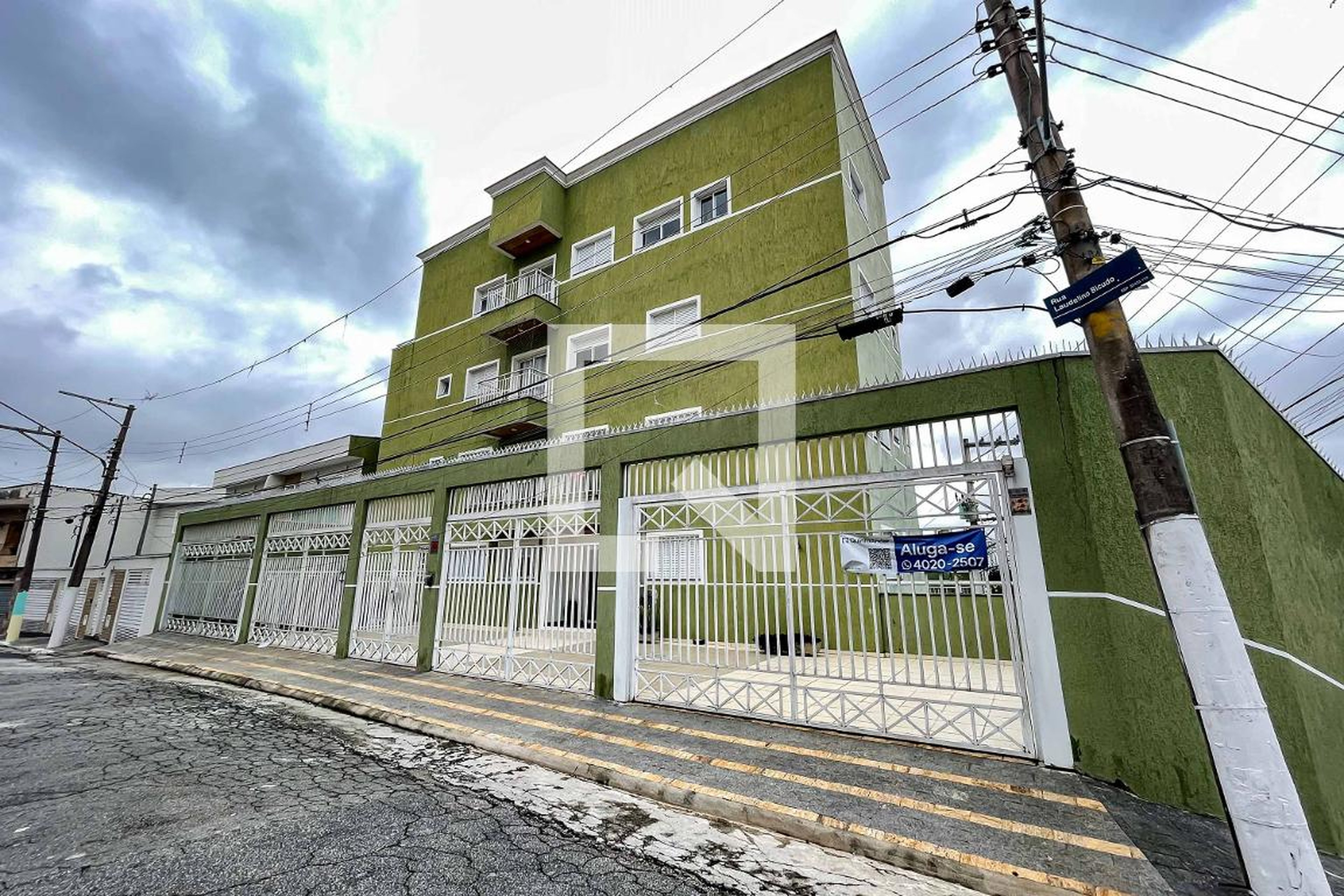 Fachada Condomínio em Rua Carioba, 246