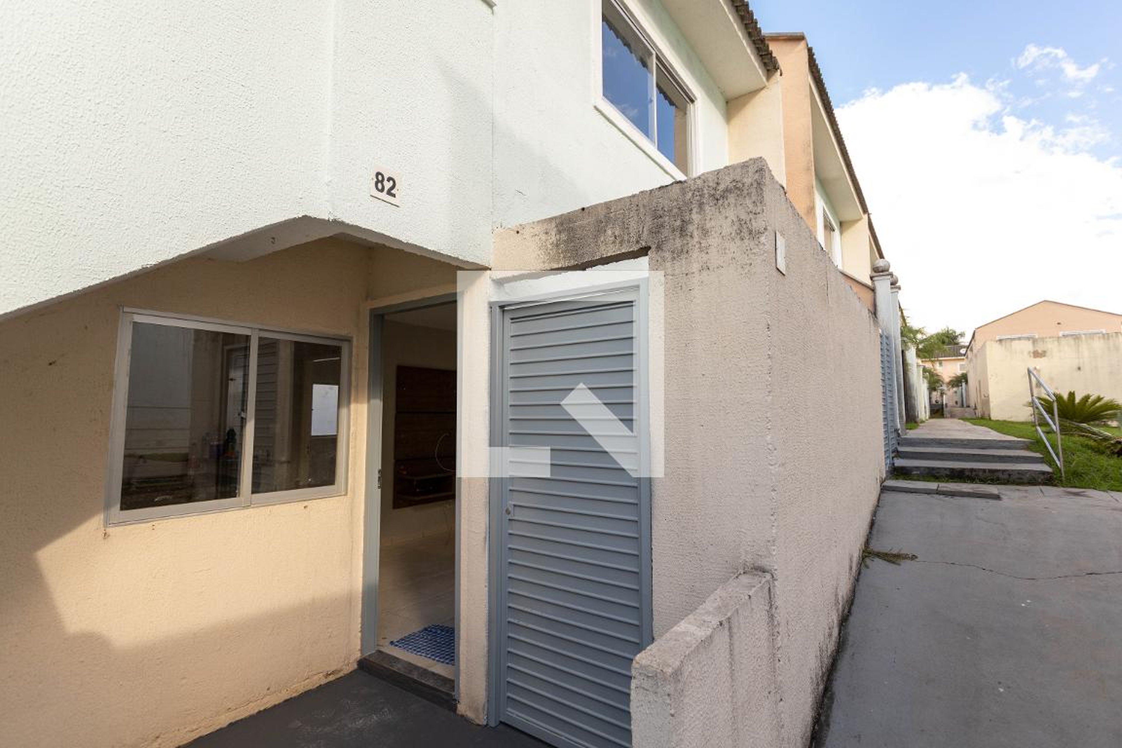 Entrada Condomínio em Avenida Berlim, 81