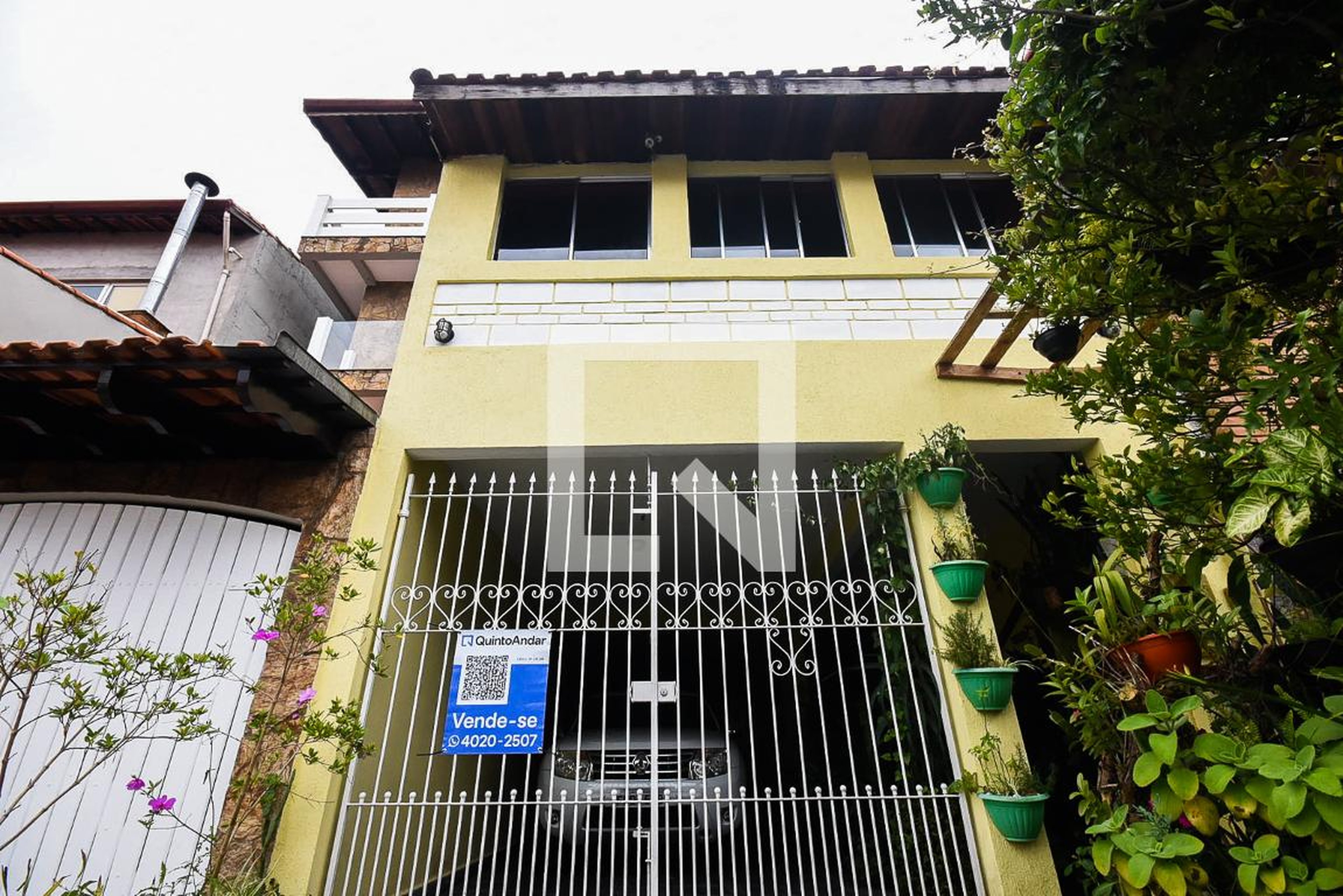 Fachada Condomínio em Rua Preciosa, 325