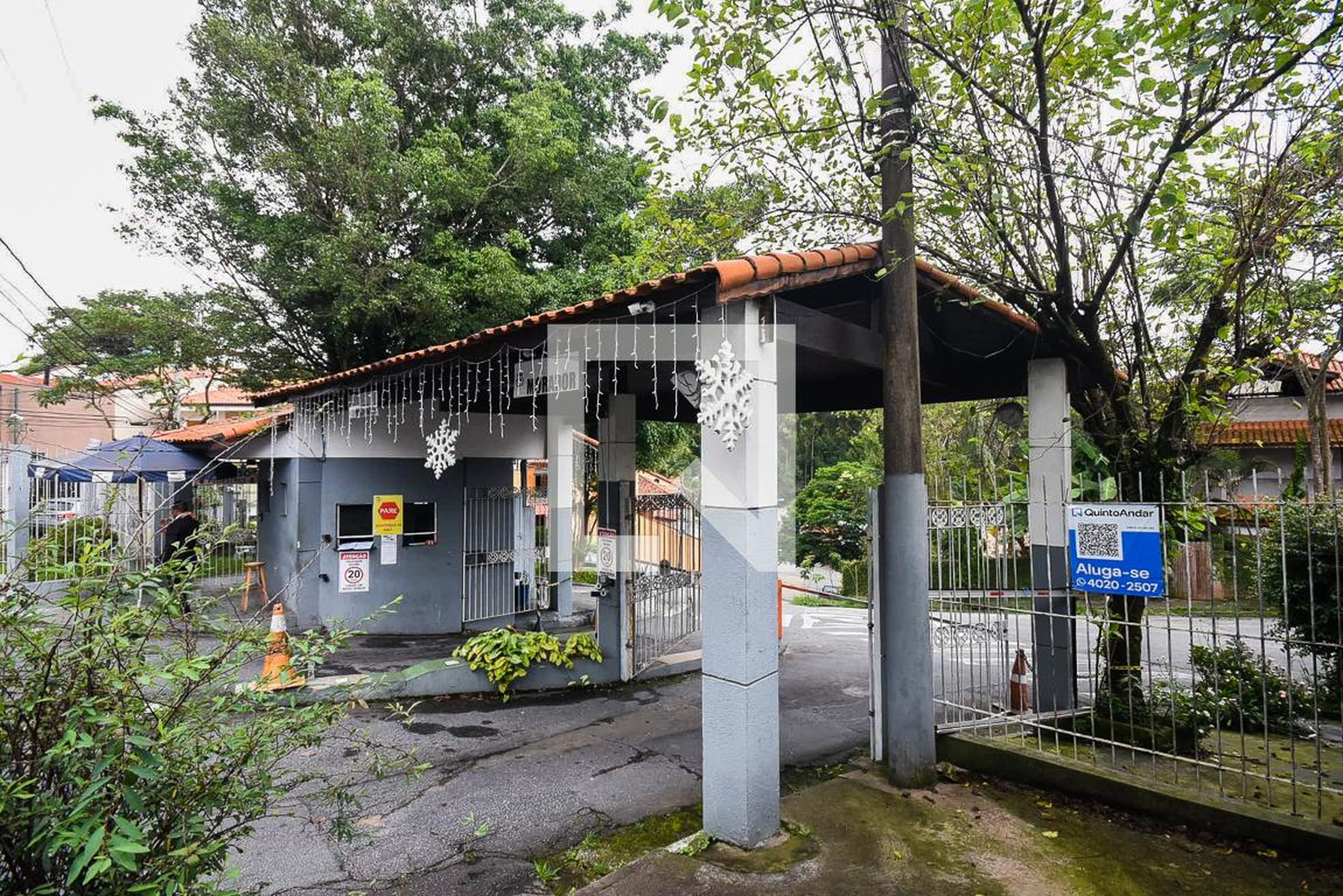 Fachada do condomínio Condomínio em Rua Preciosa, 325