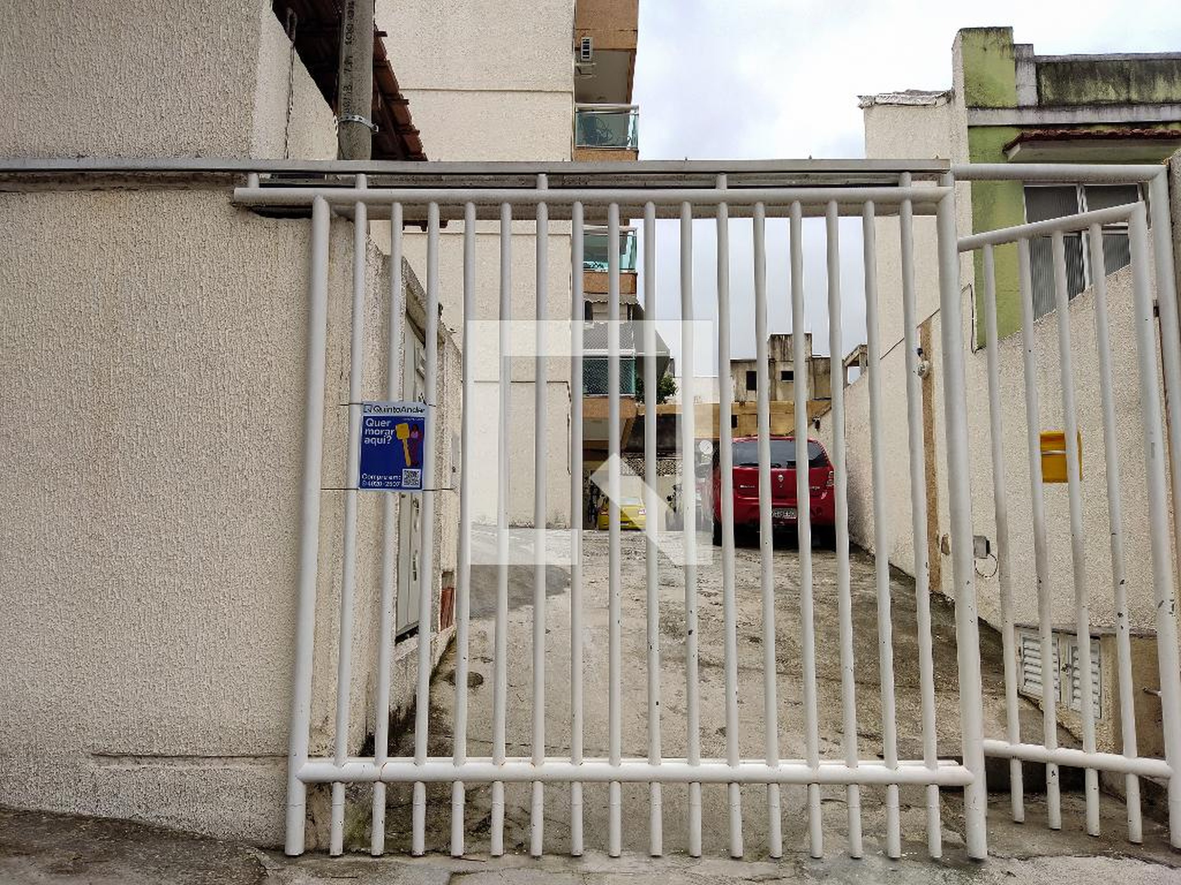 Fachada do Condomínio Condomínio em Rua Amália, 98