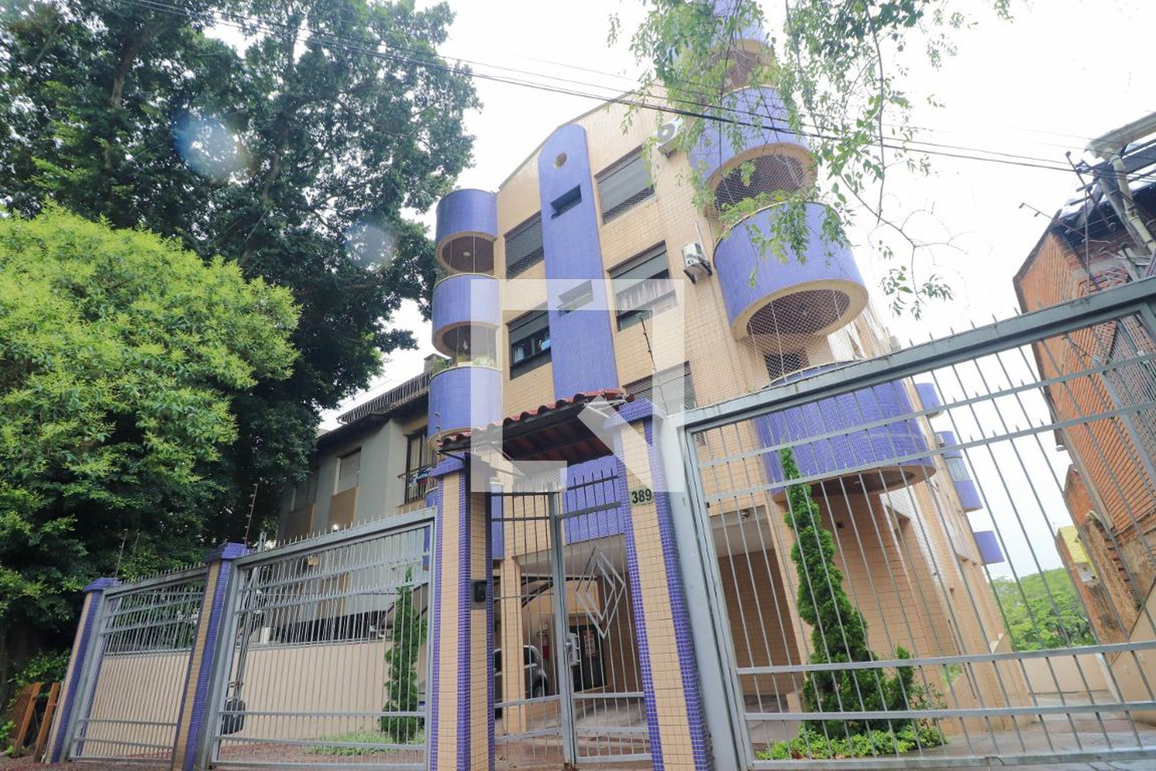 Fachada Condomínio em Rua Ouro Preto, 389