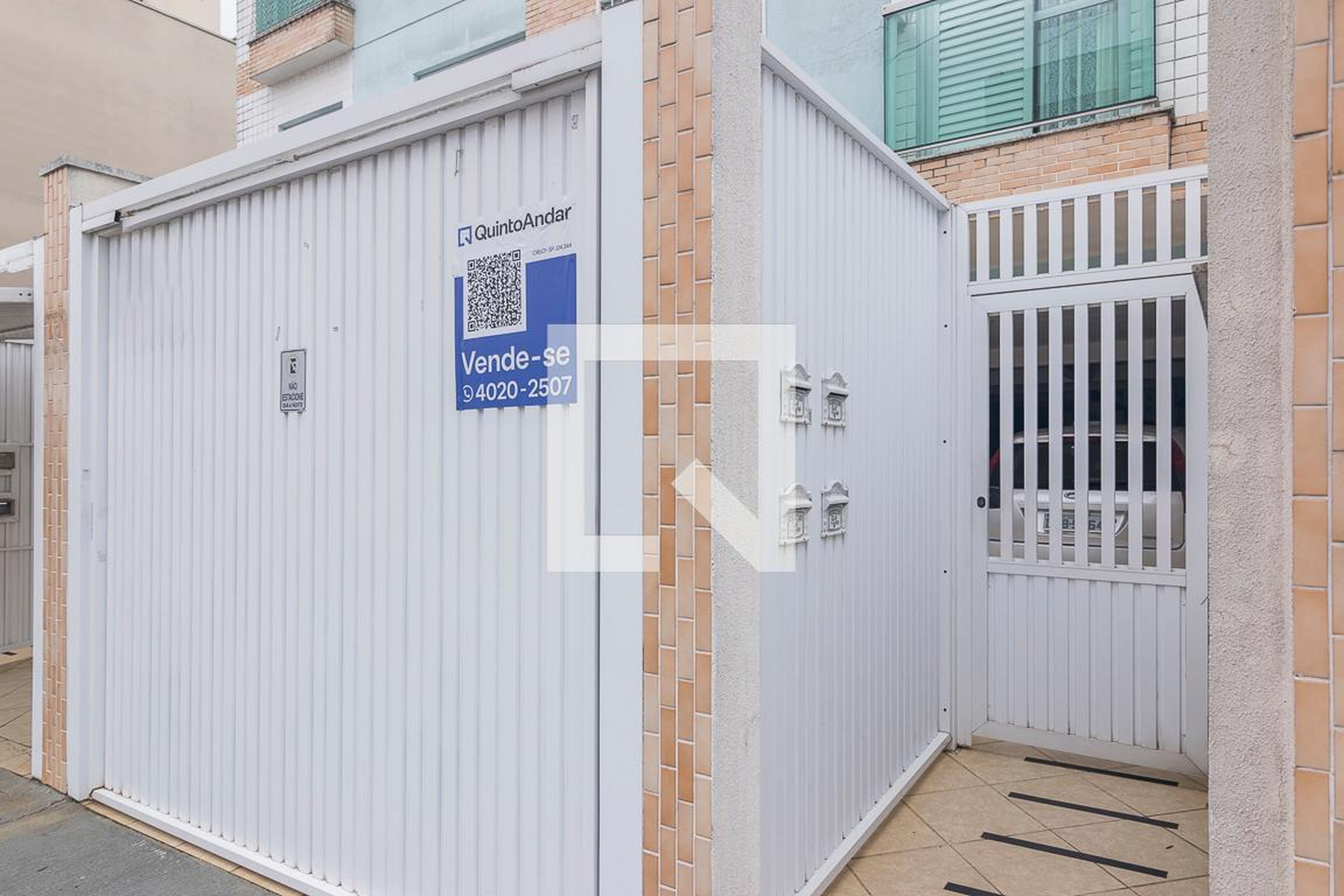 Fachada Condomínio em Rua Budapeste, 71