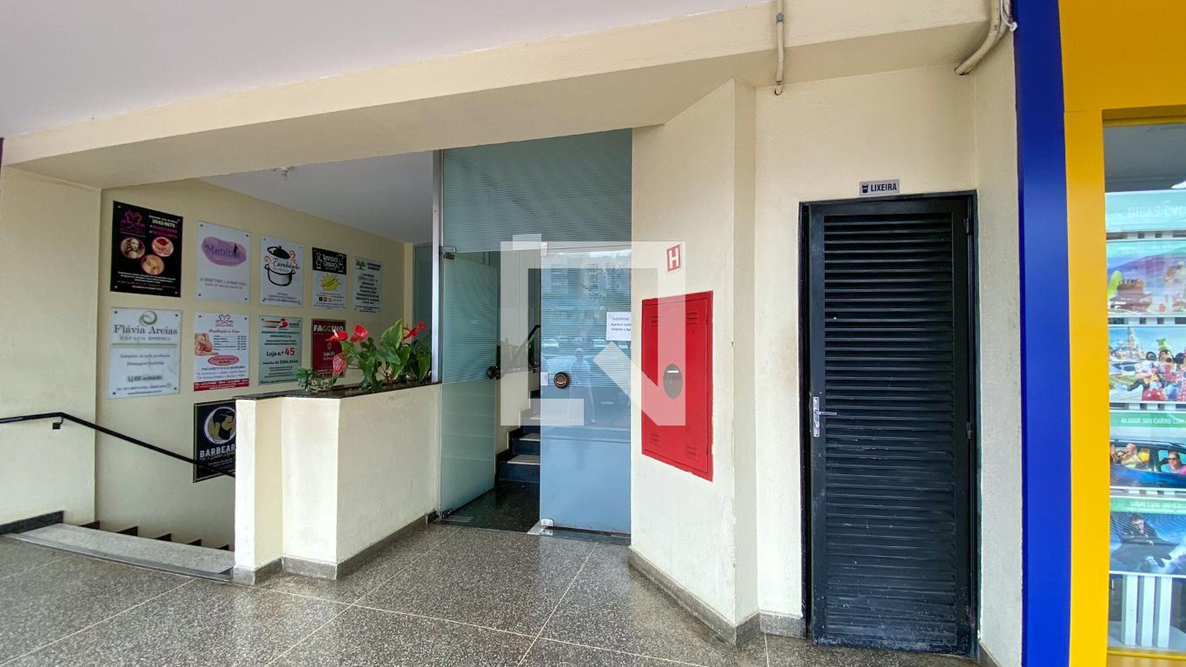 Fachada Condomínio em Primeira Avenida, 147