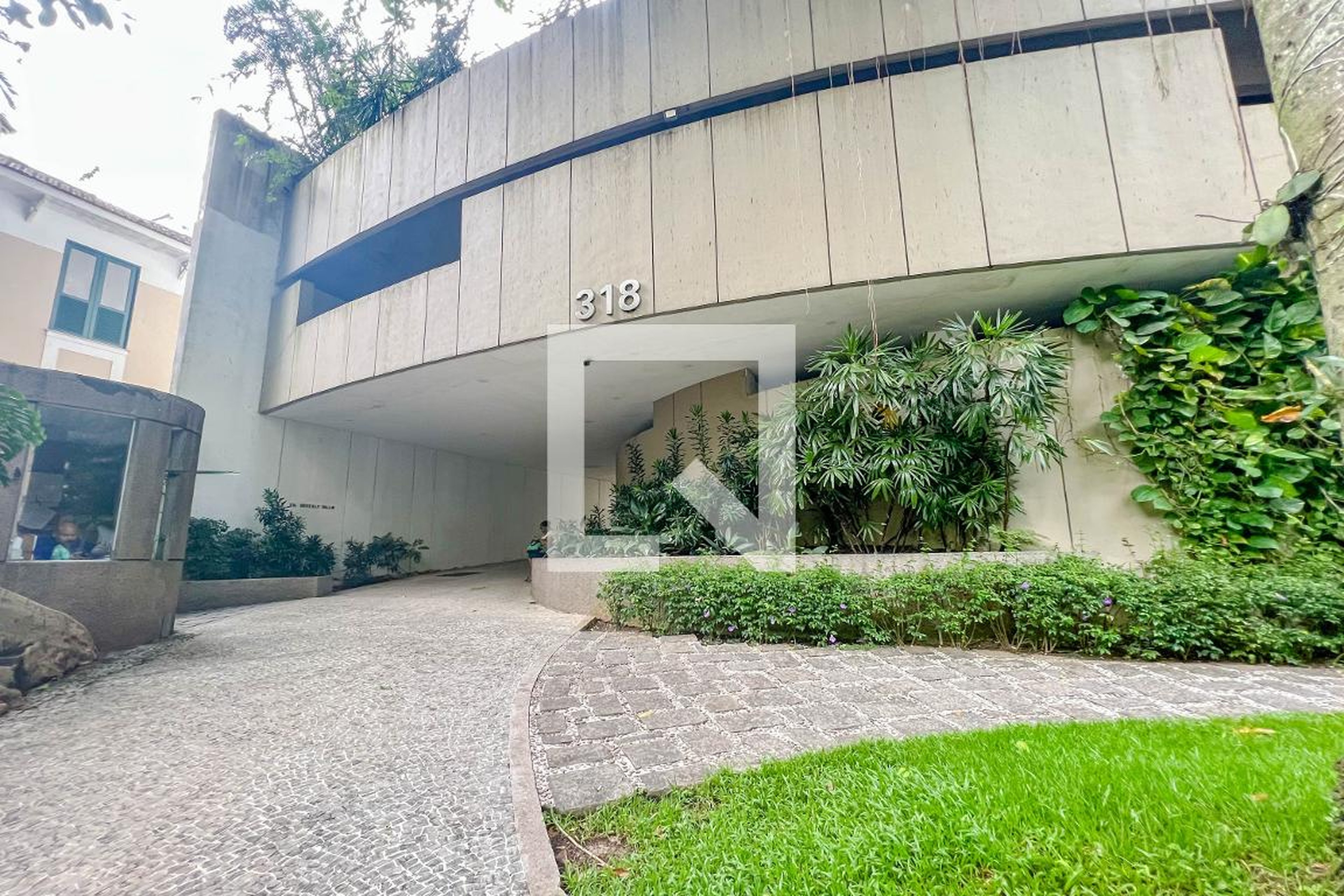 Entrada - Beverly Hills