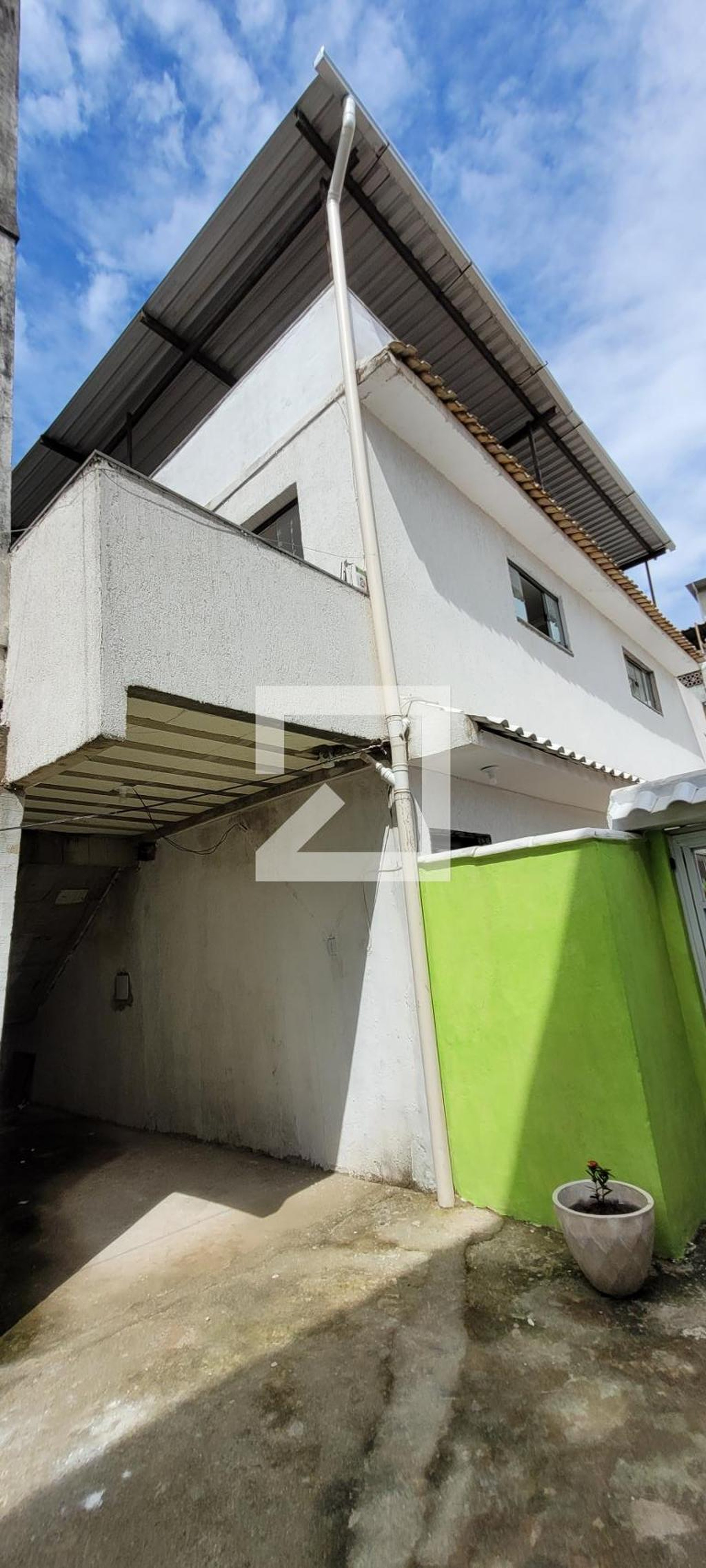 Fachada Condomínio em Rua Andrade Araújo, 63