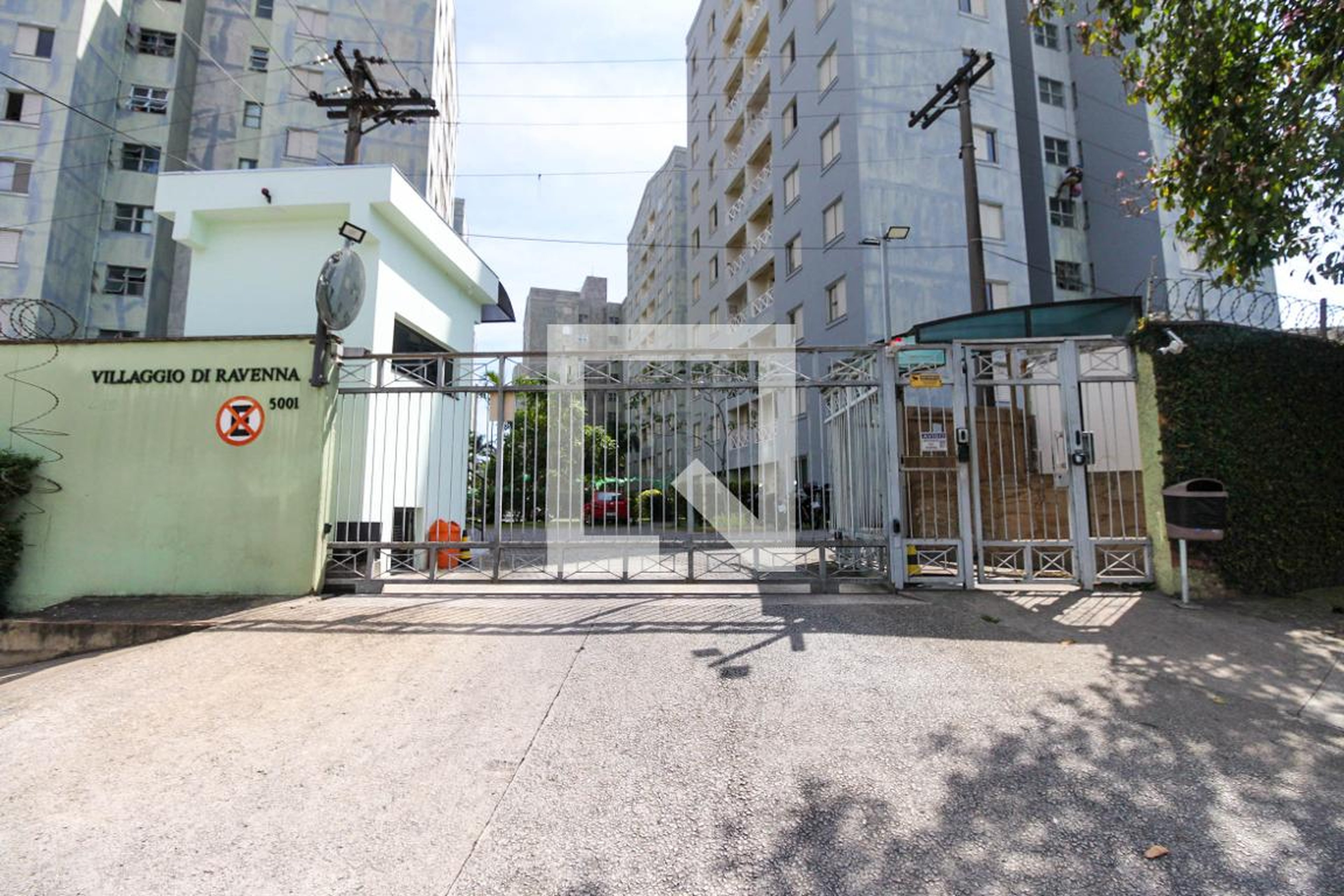 Fachada Condomínio em Avenida Vila Ema, 5001