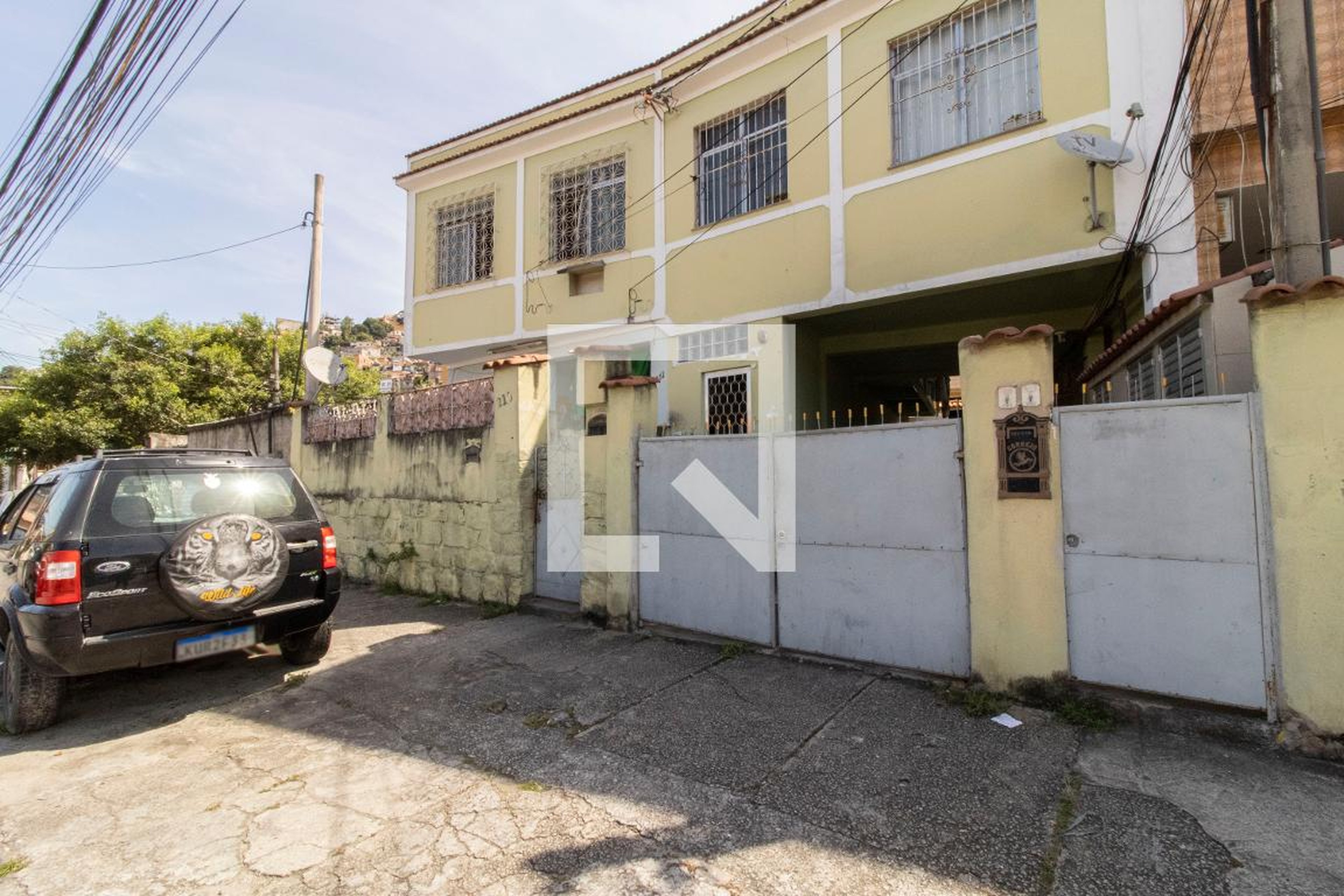 Fachada Condomínio em Rua Doutor Noguchi, 215