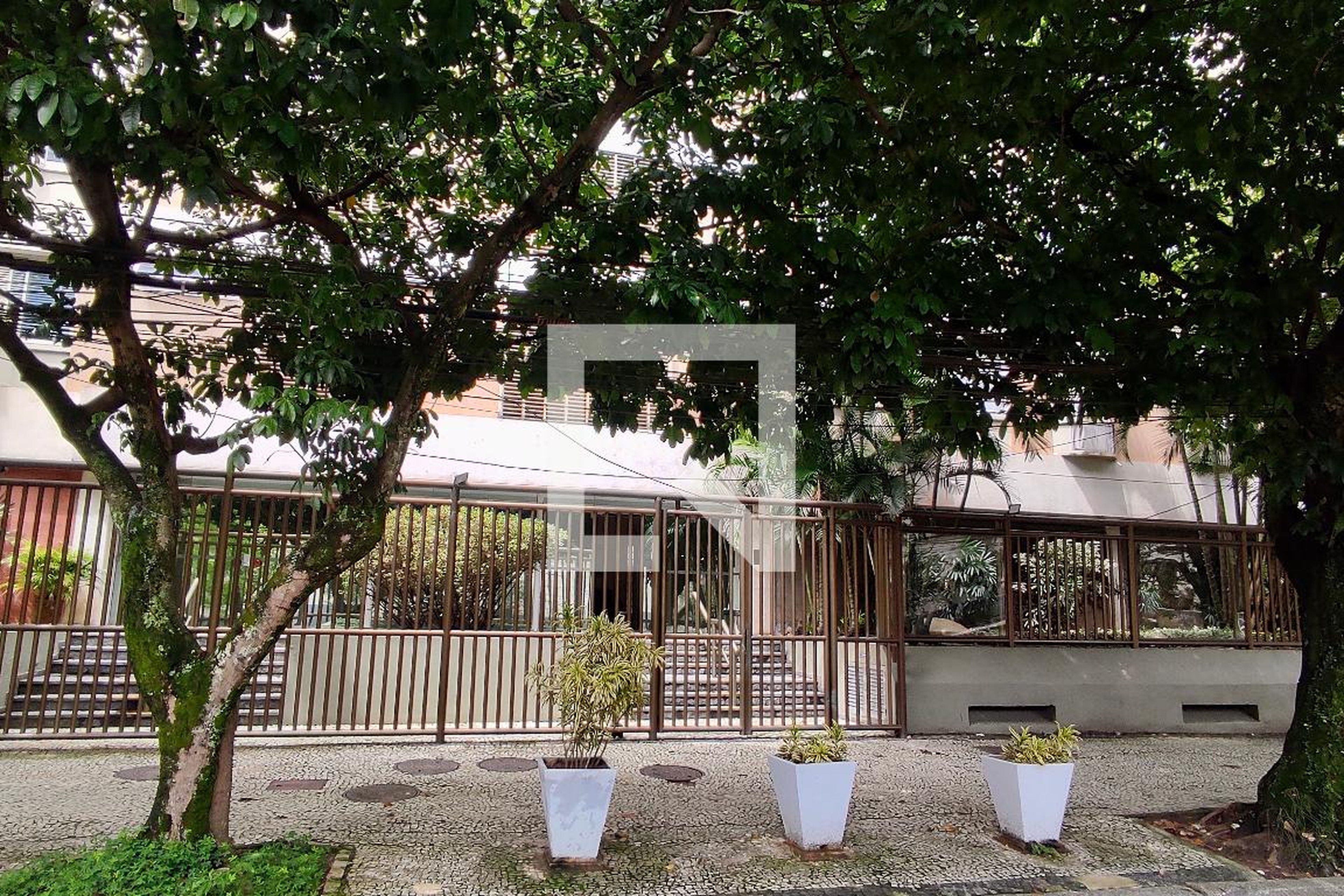 Fachada Edifício Ponte de Tábuas