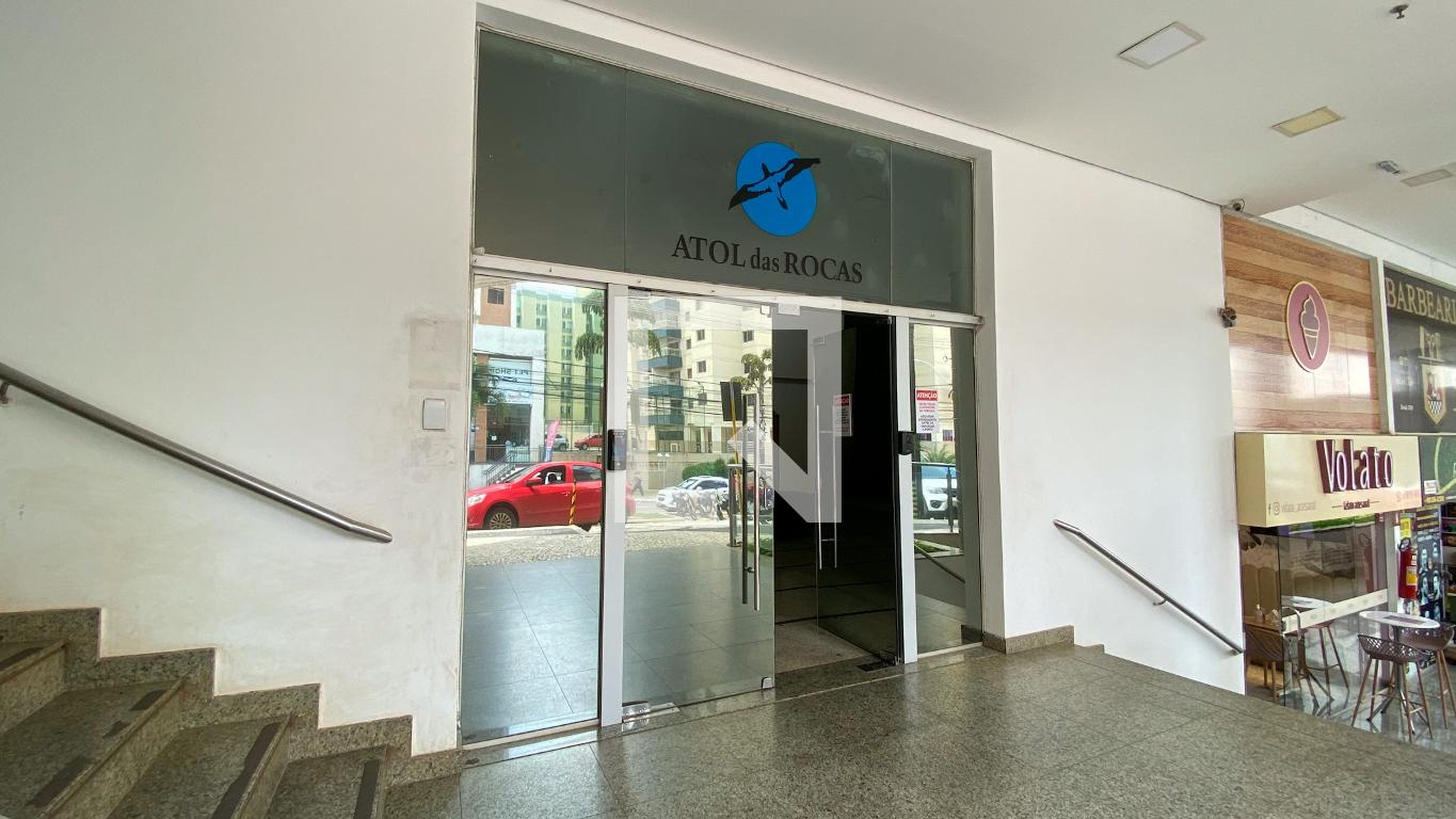 Fachada Condomínio em Avenida das Castanheiras Bloco A, 1