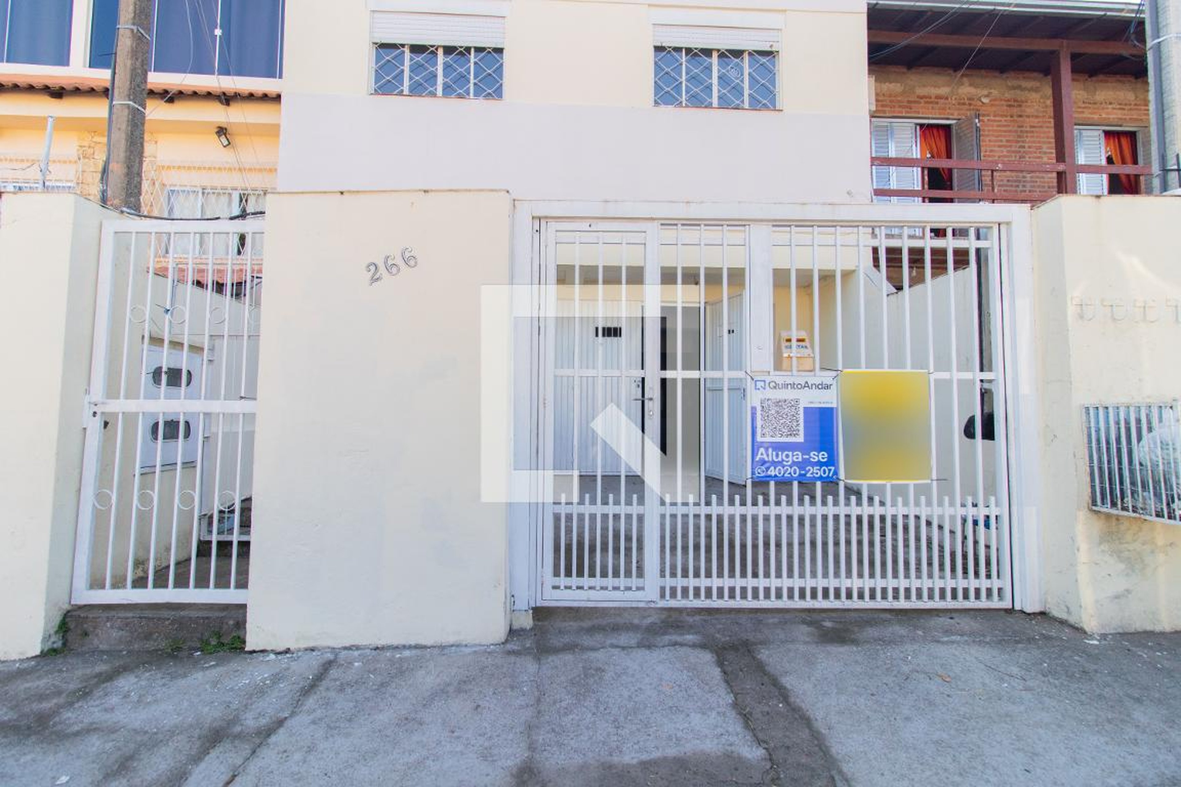 Fachada Condomínio em Rua Manduca Nunes, 266