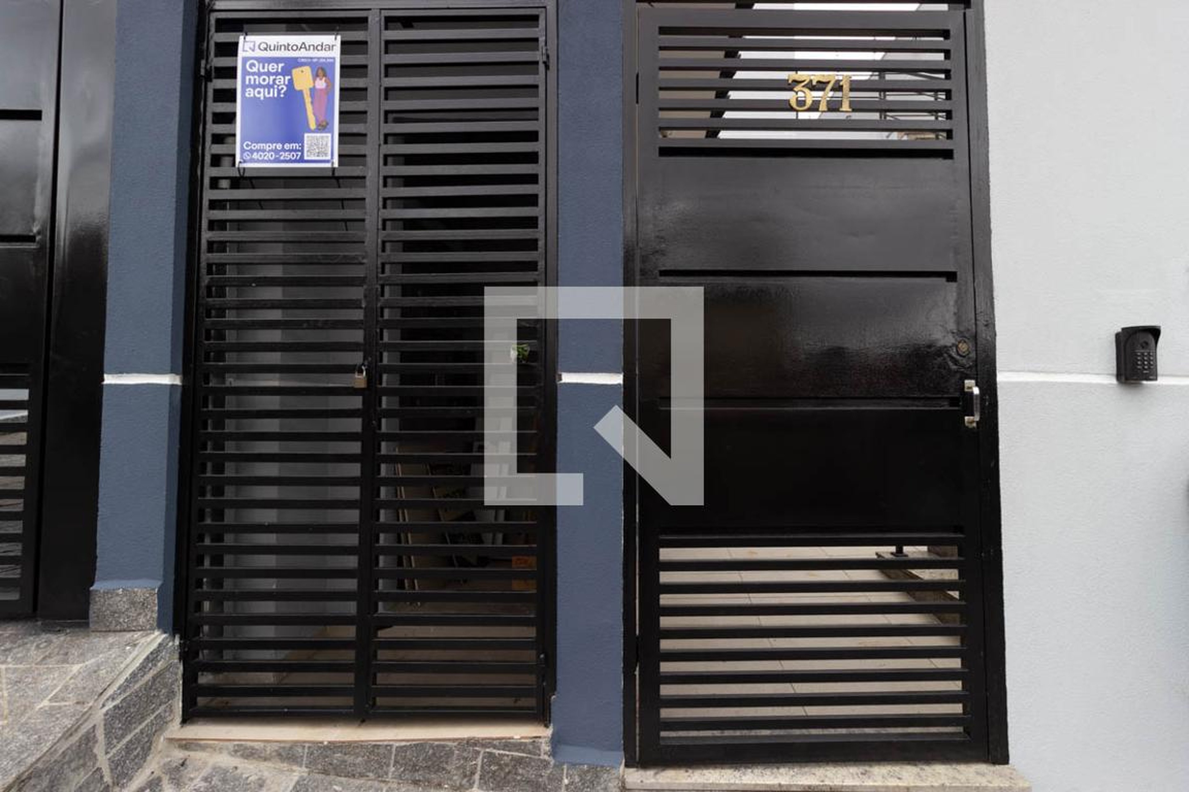 Fachada Condomínio em Rua Tapiraí, 371