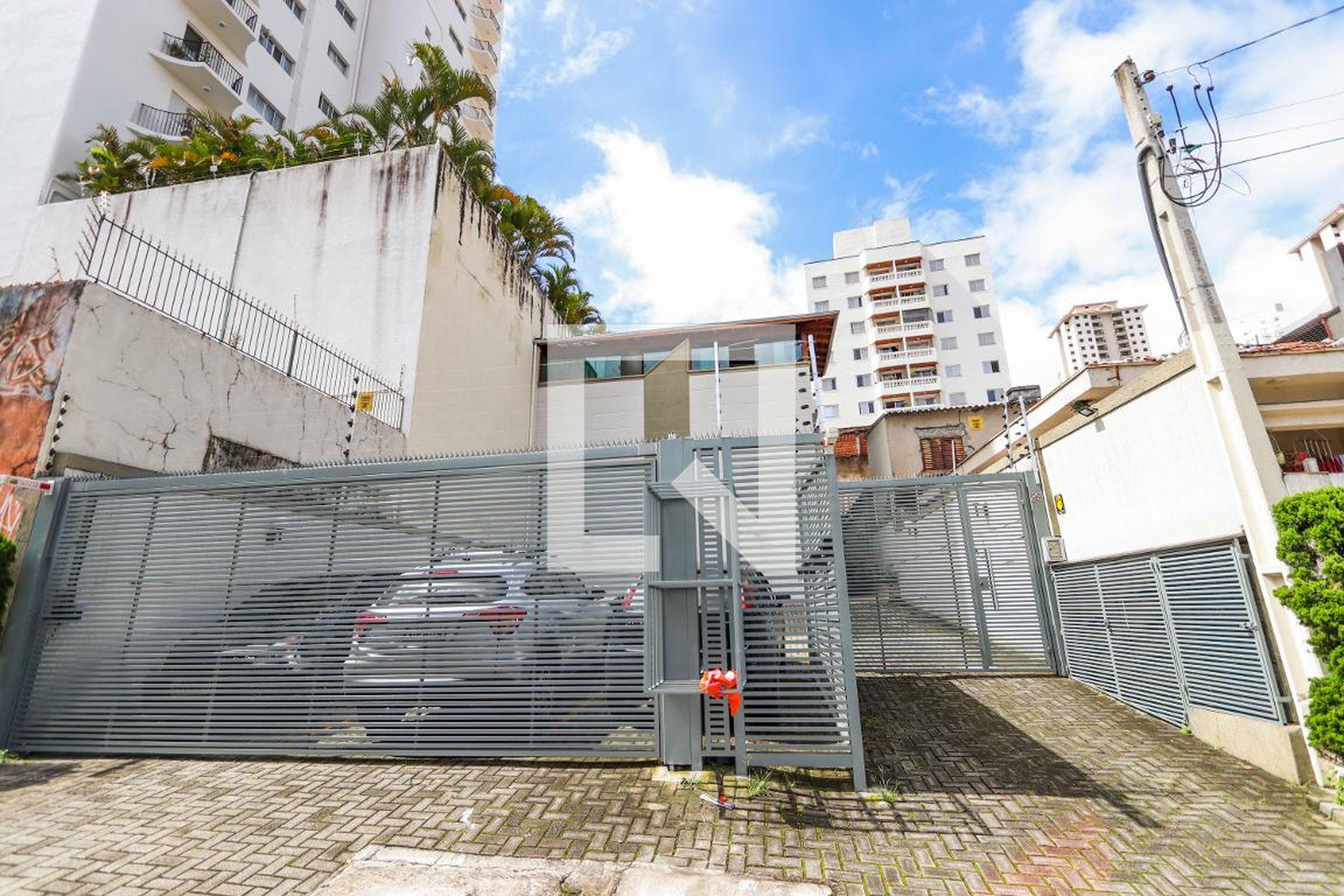 Fachada Condomínio em Rua Luciano Freire, 89