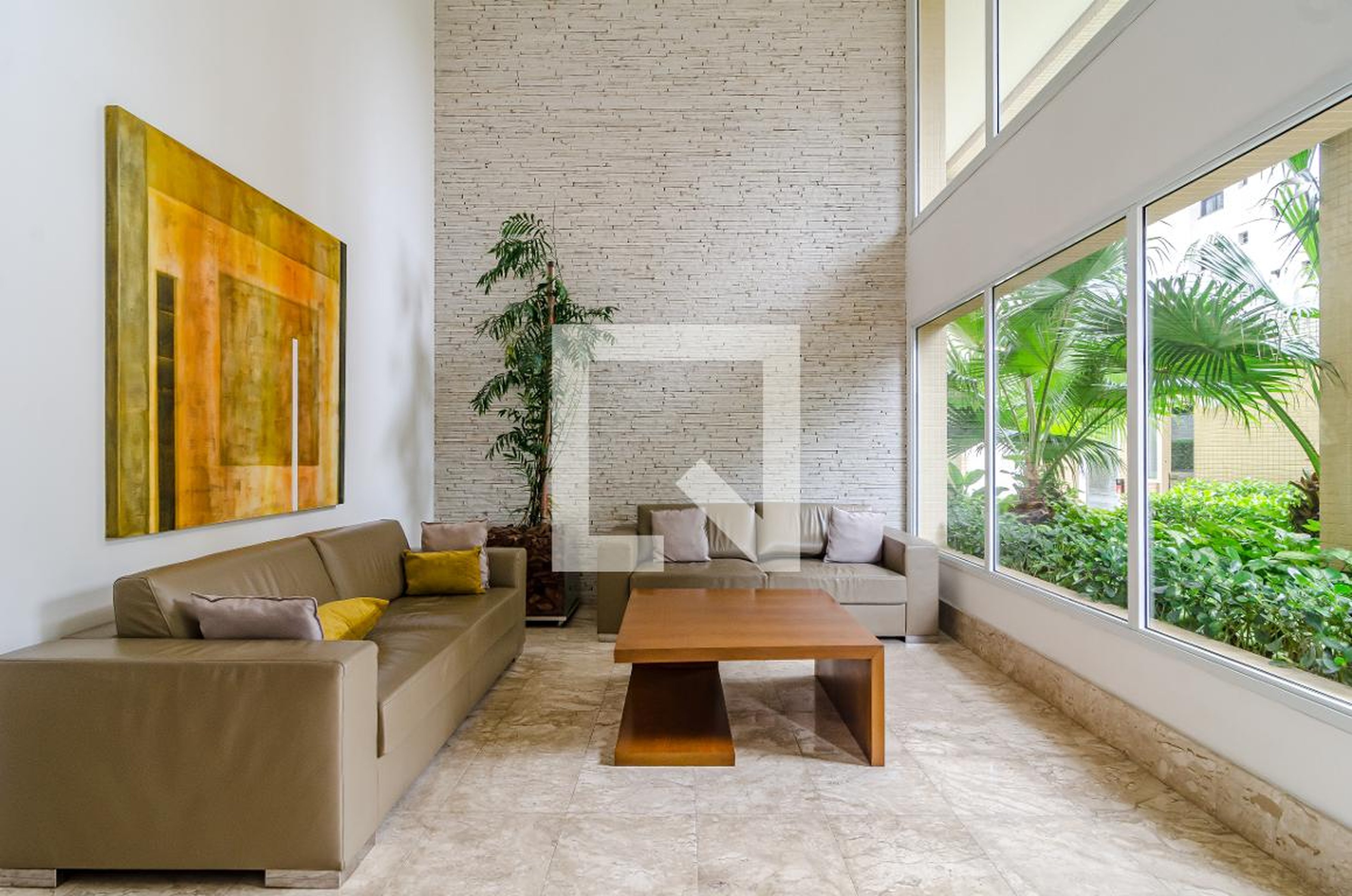 Hall de entrada - Clara