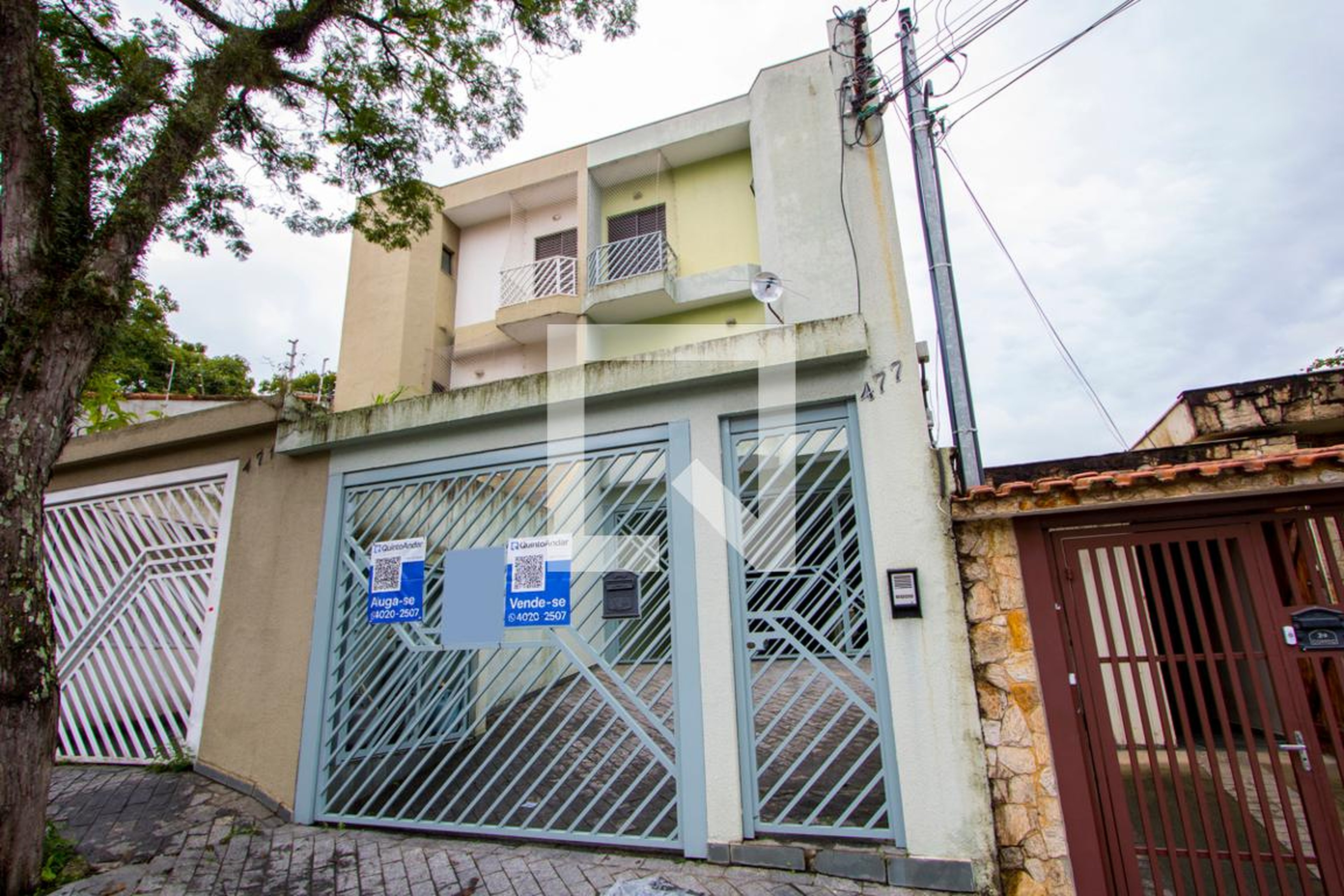 Fachada Condomínio em Rua Rio Preto, 477