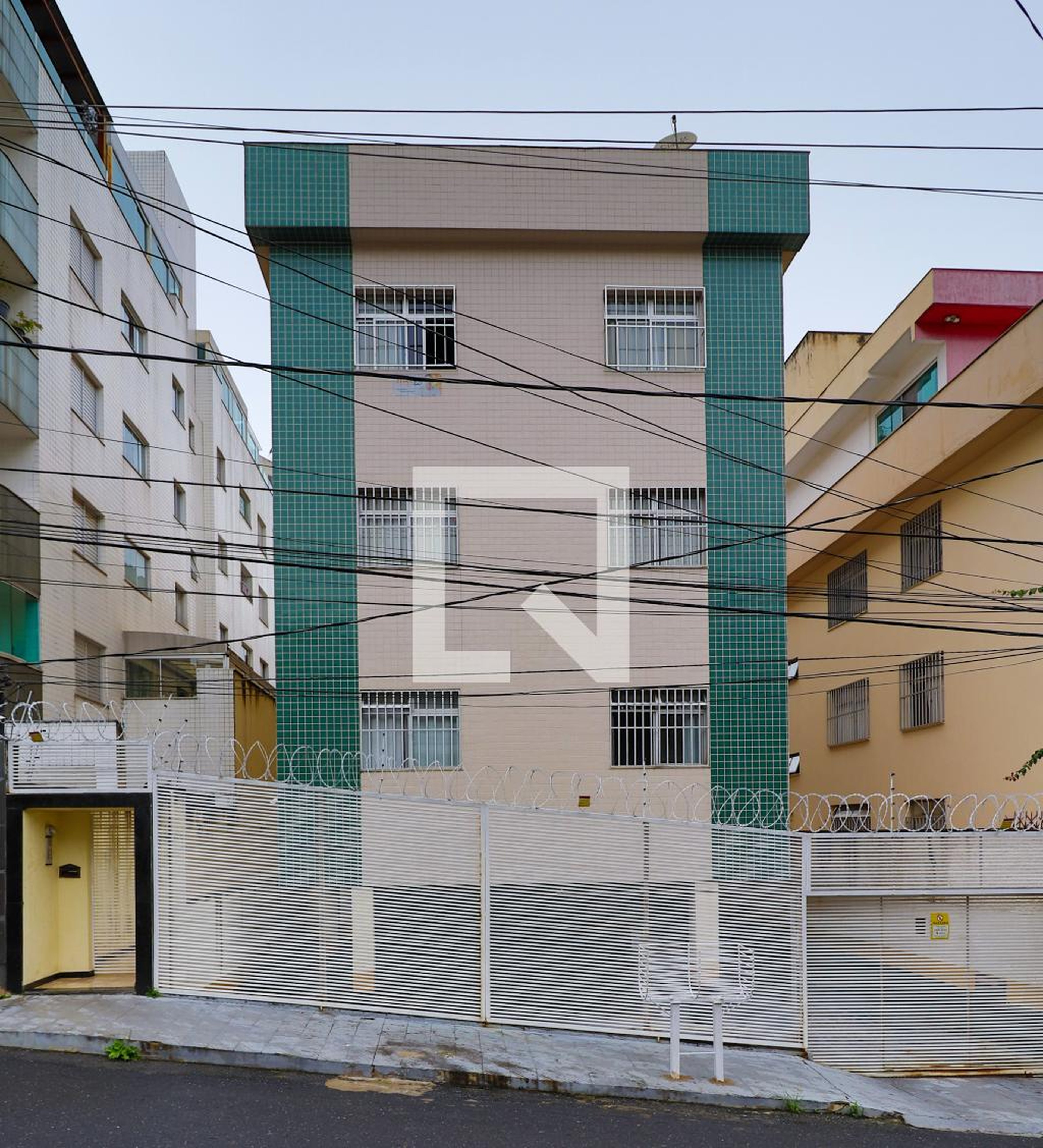 Fachada Condomínio em Rua Manoel Caillaux, 130