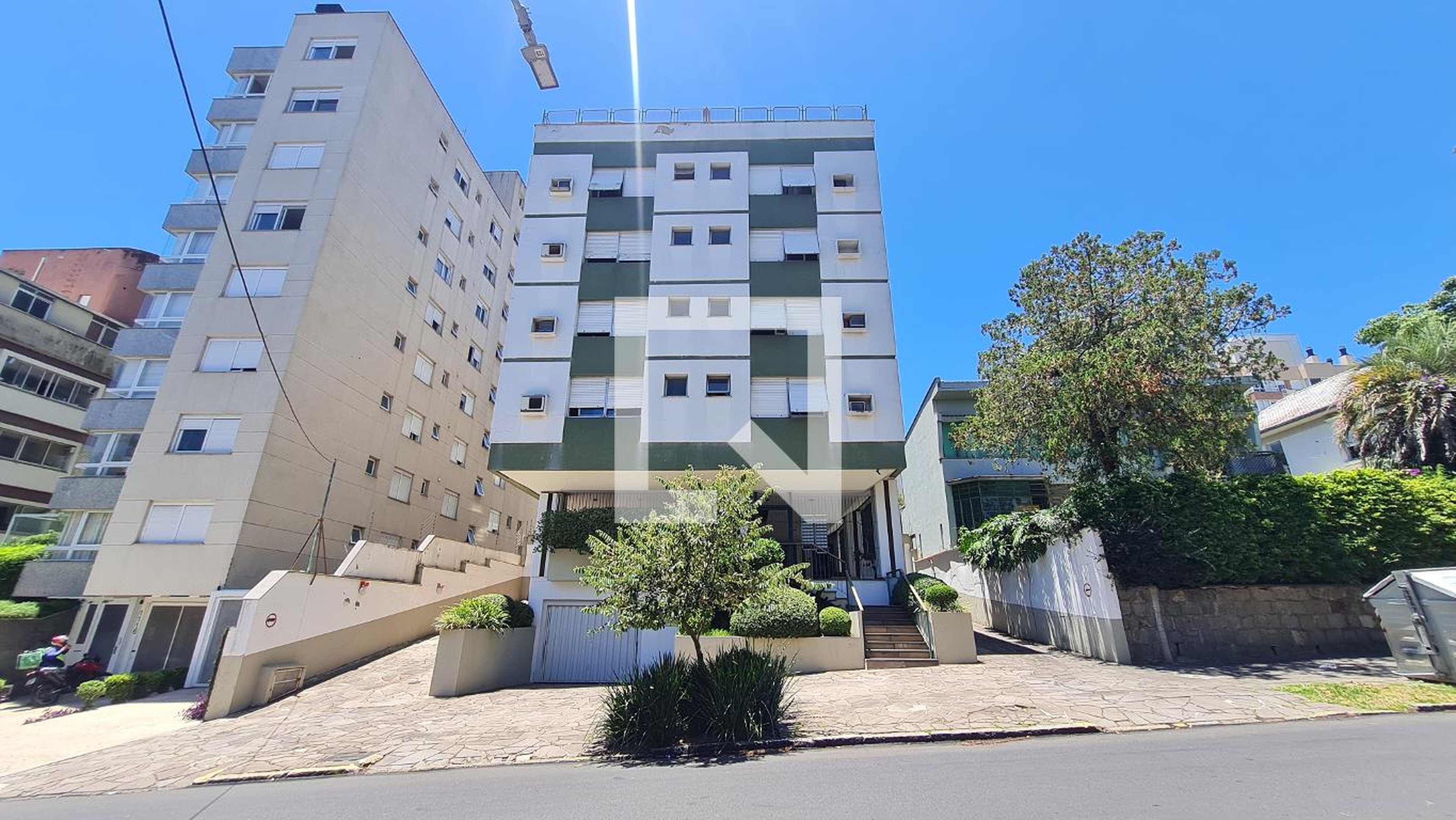 Fachada do Condomínio Condomínio Louvre