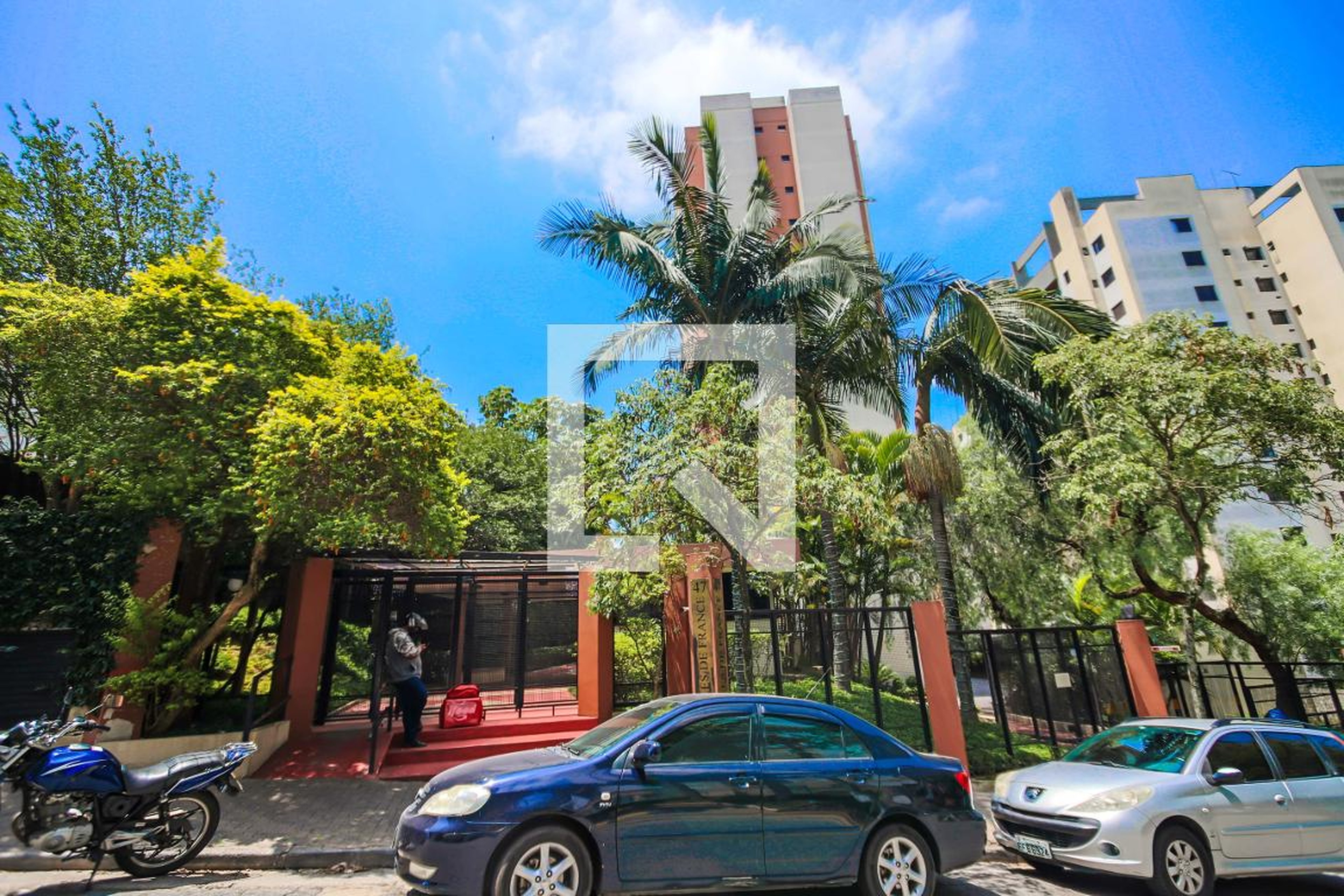 Fachada do Condomínio Condomínio Villes de France