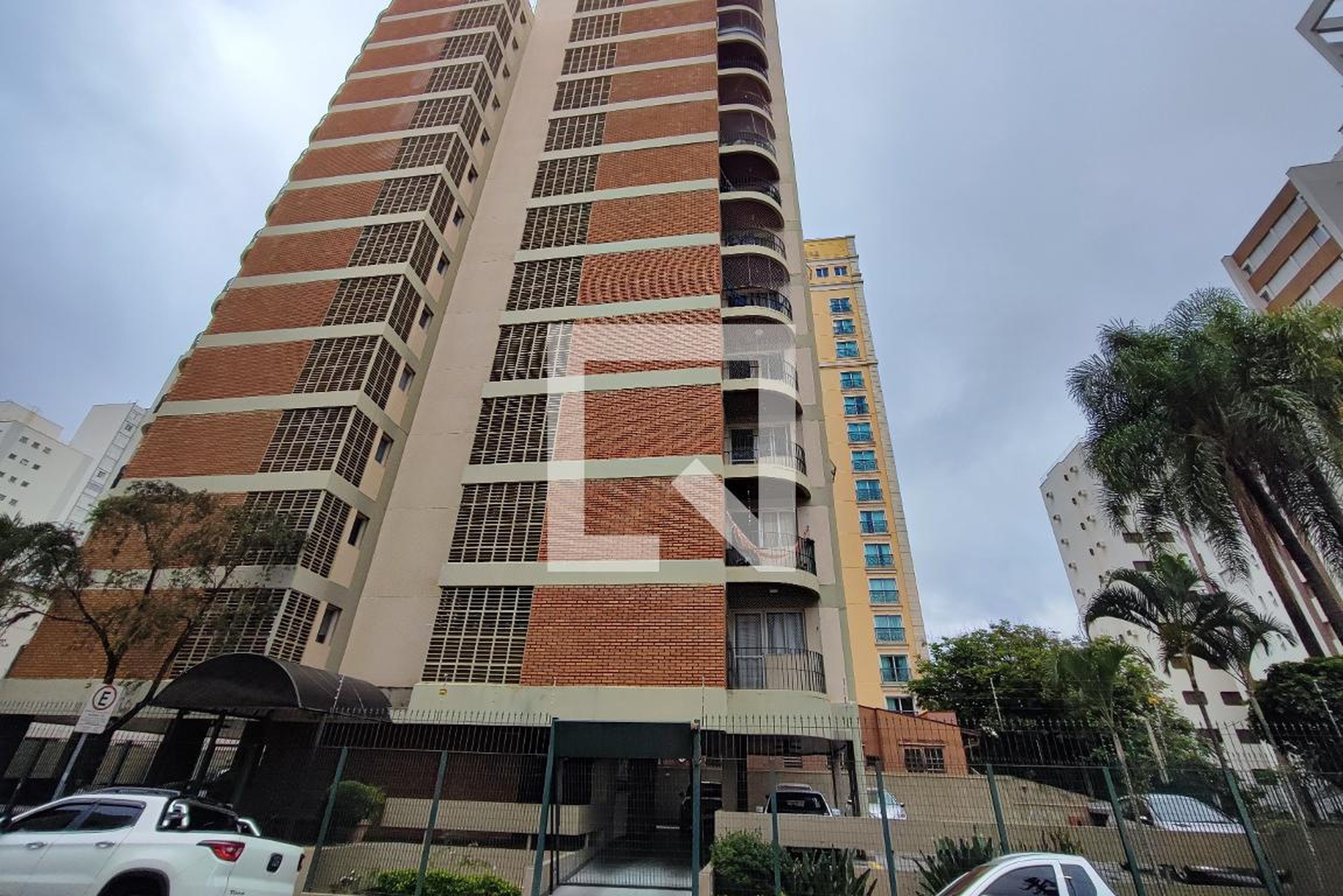 Fachada do condomínio Condomínio Letícia