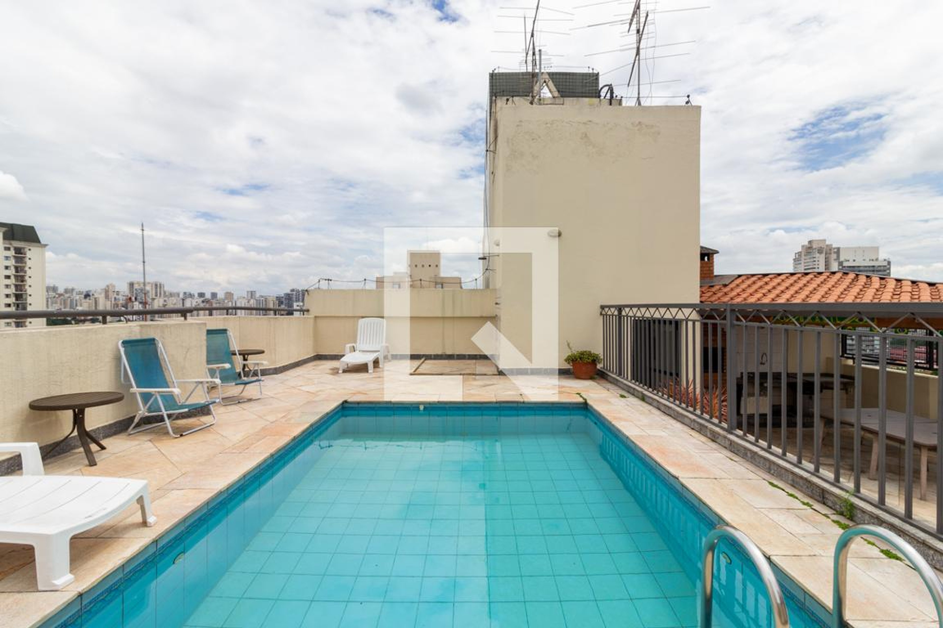 Piscina - Palazzo Monalisa