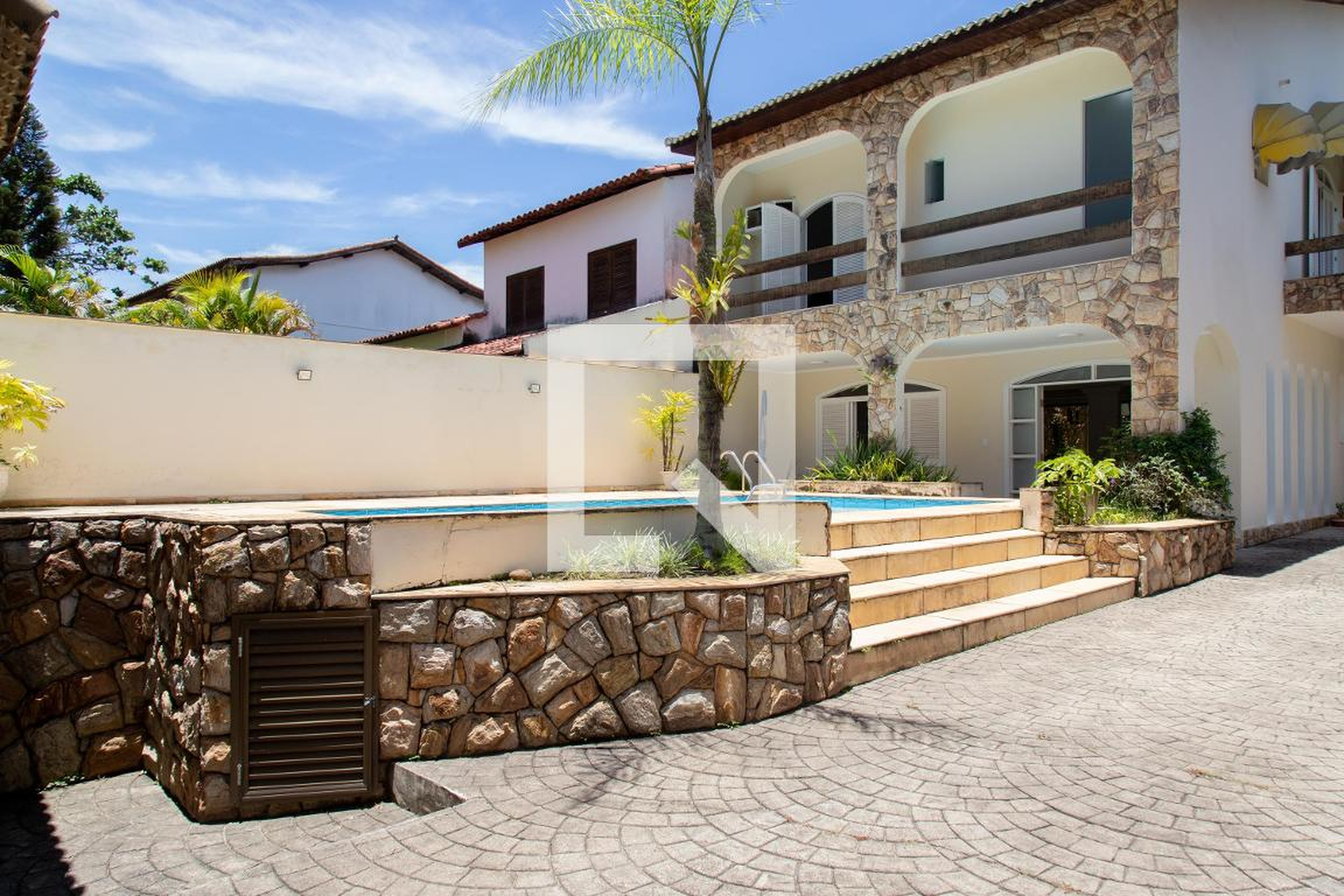 Fachada Condomínio em Rua Zacarias da Silva, 60800