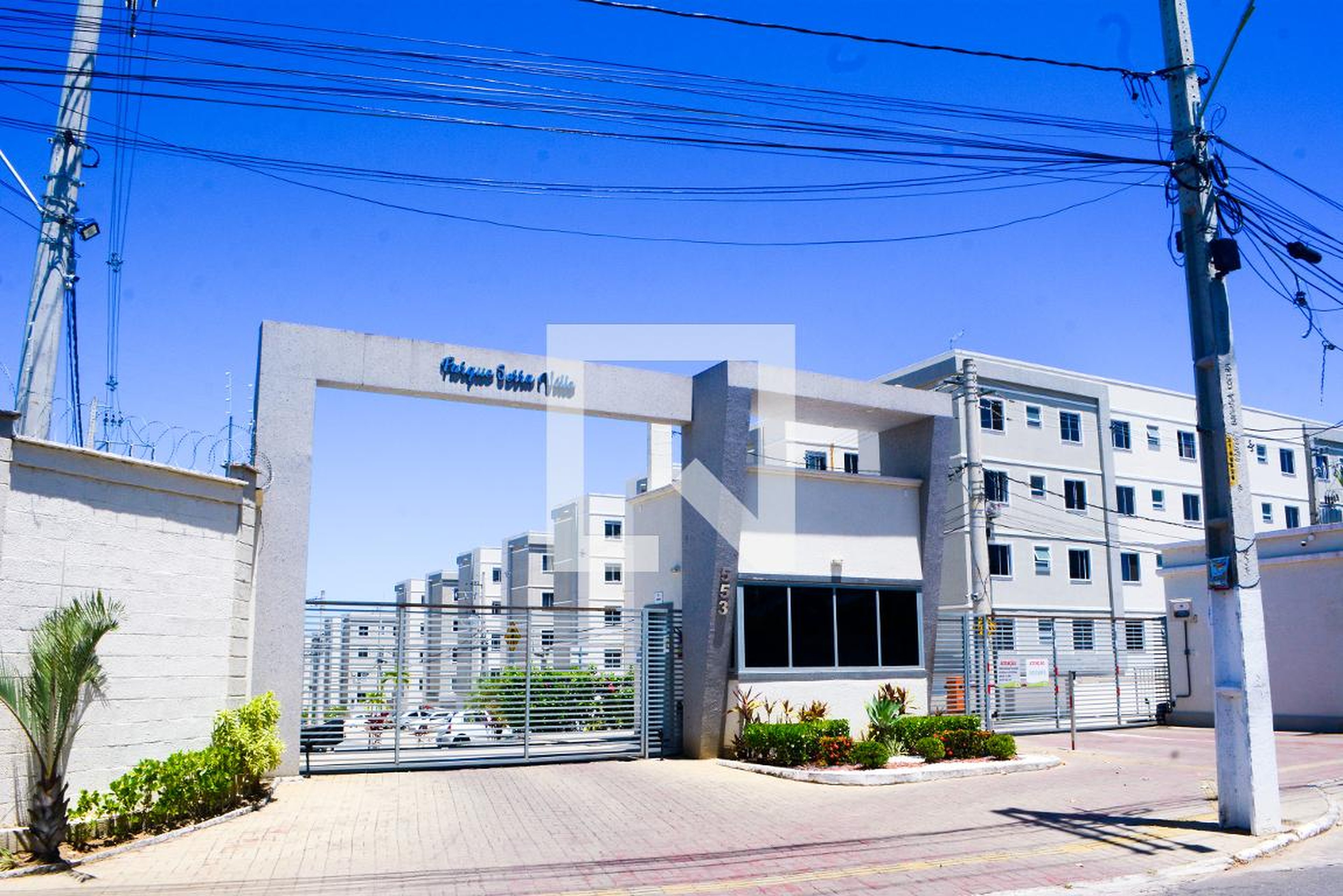 Fachada do condomínio Condomínio Parque Serra Ville