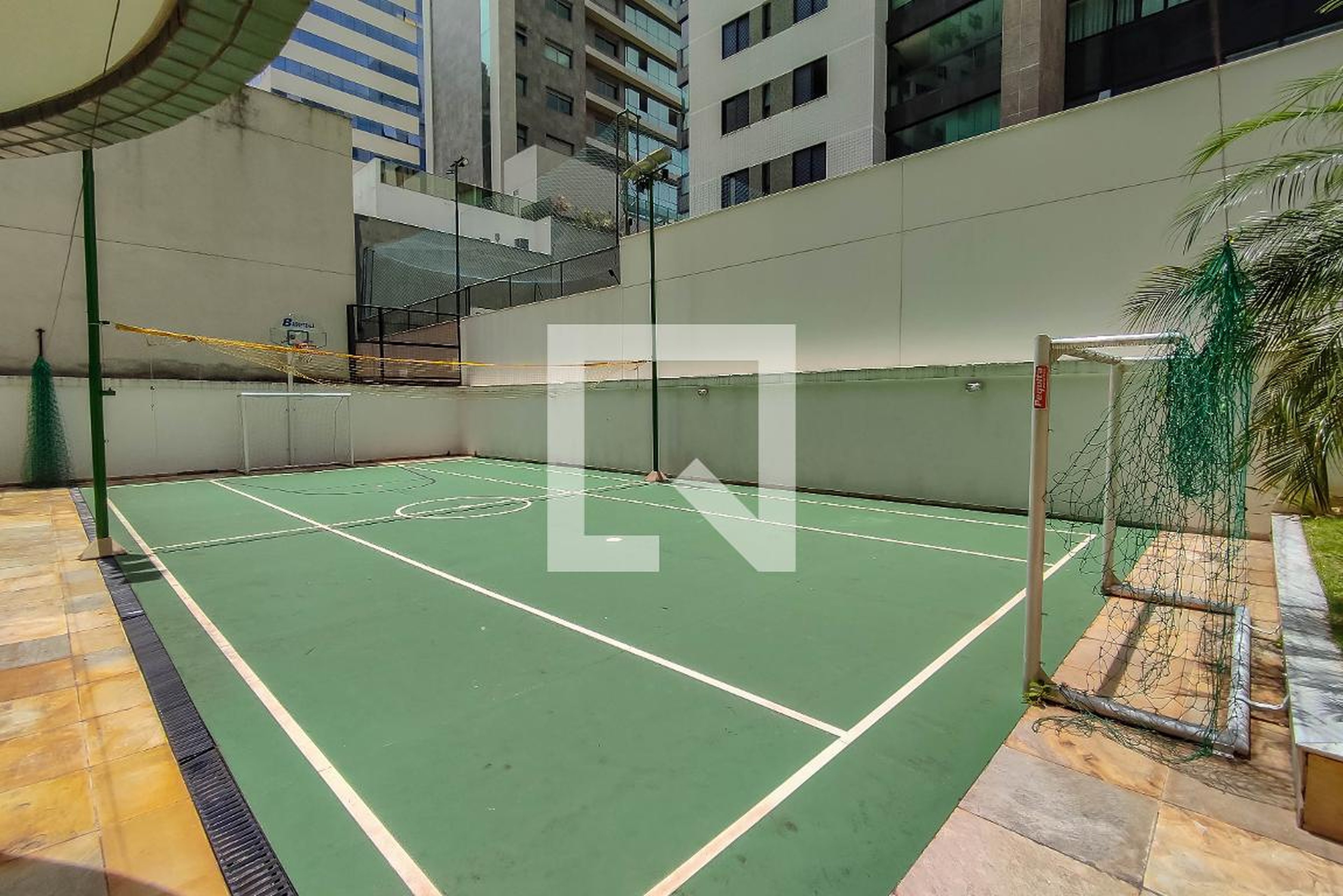 Quadra Esportiva - Edifício Bronze di Riace