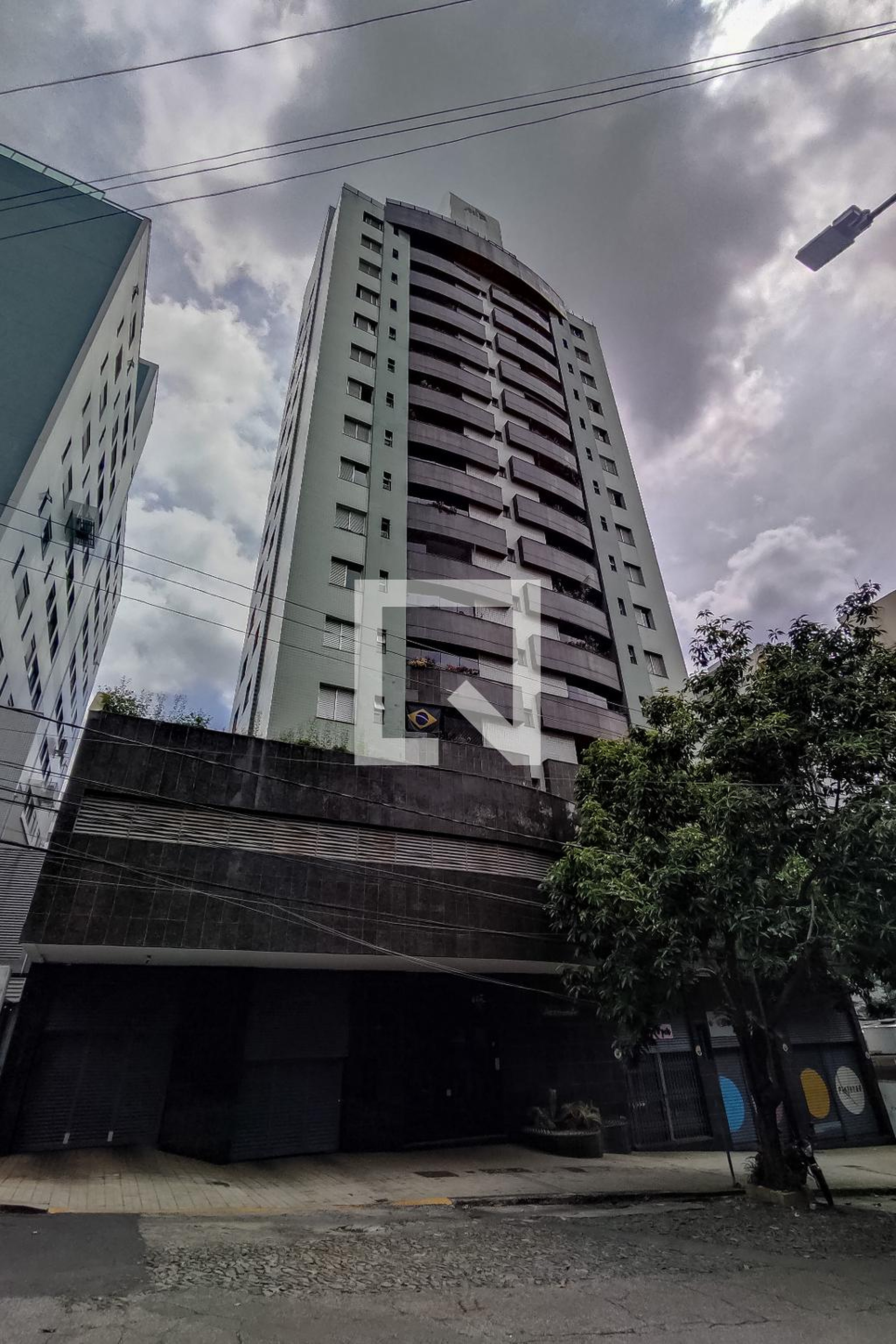 Fachada Condomínio em Rua dos Timbiras, 135