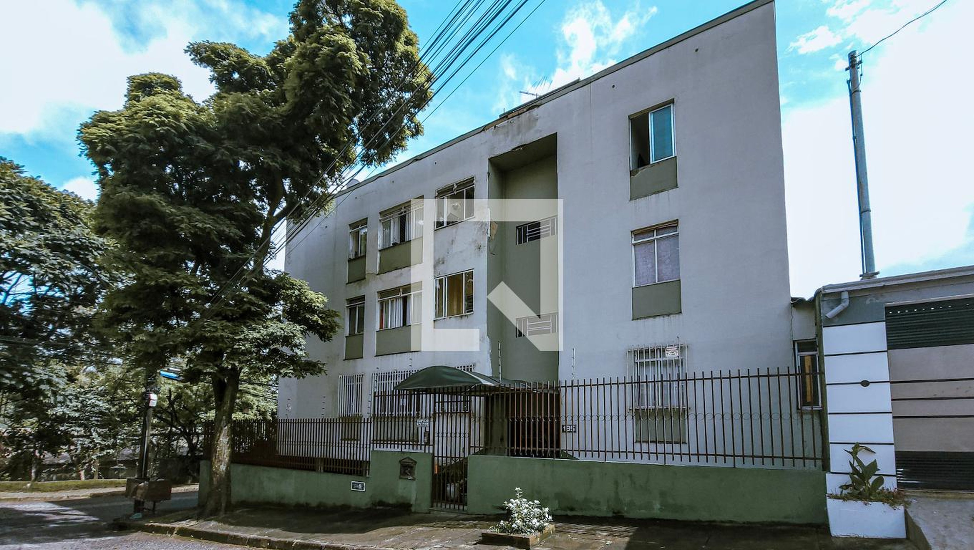 Fachada Condomínio em Rua Roque da Silva, 195