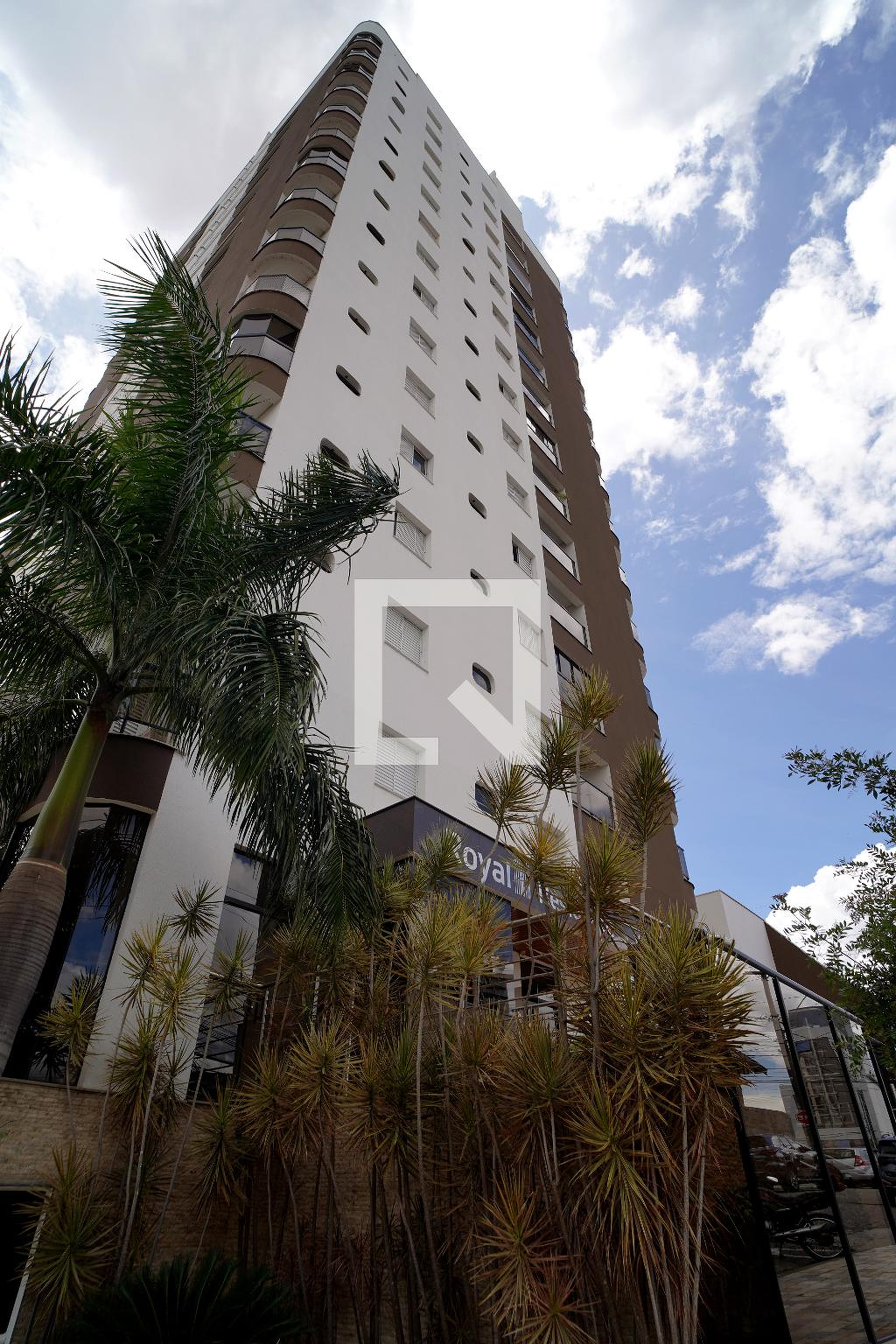 Fachada do Prédio Condomínio Royal Residence