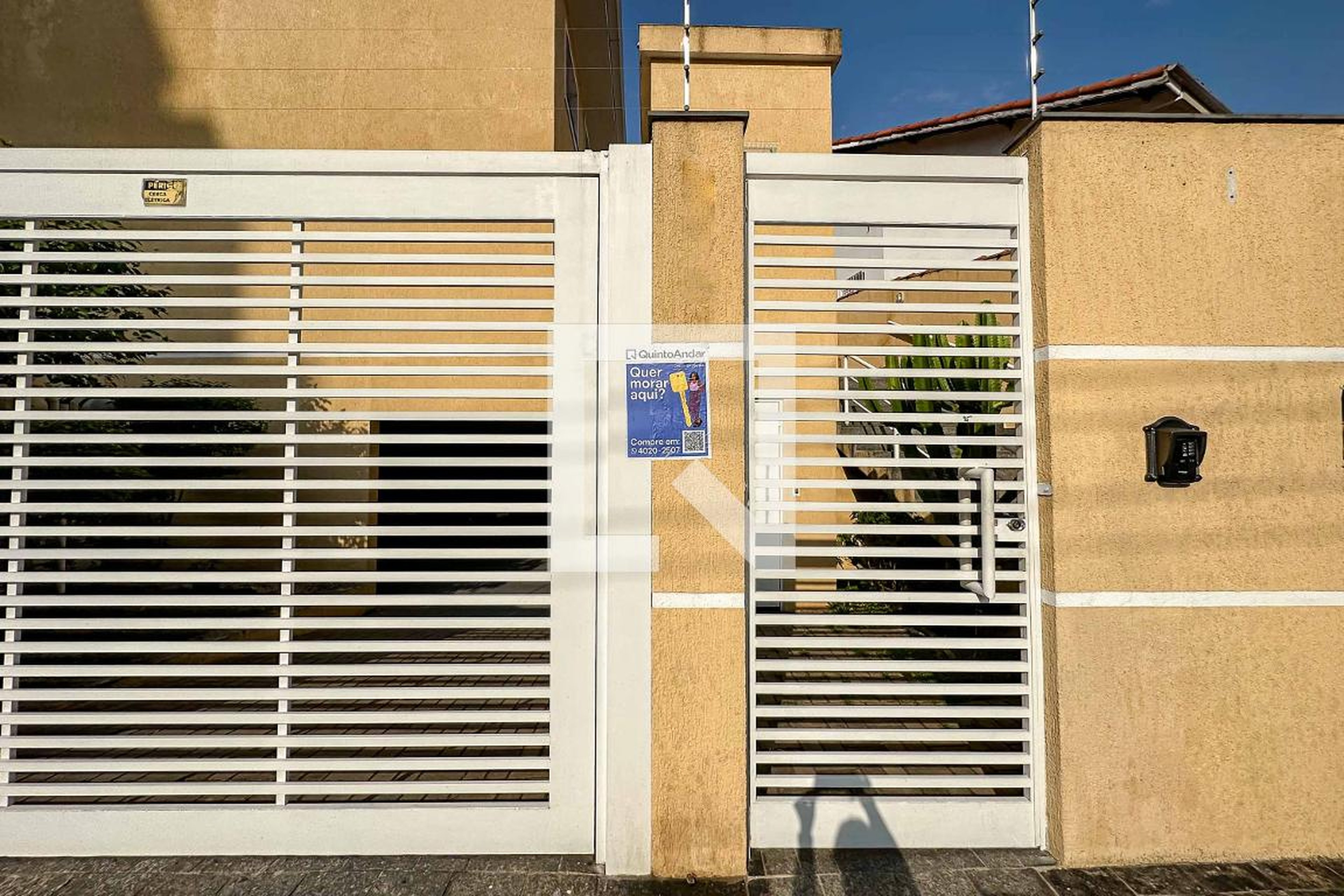 Fachada Condomínio em Rua Artur, 594