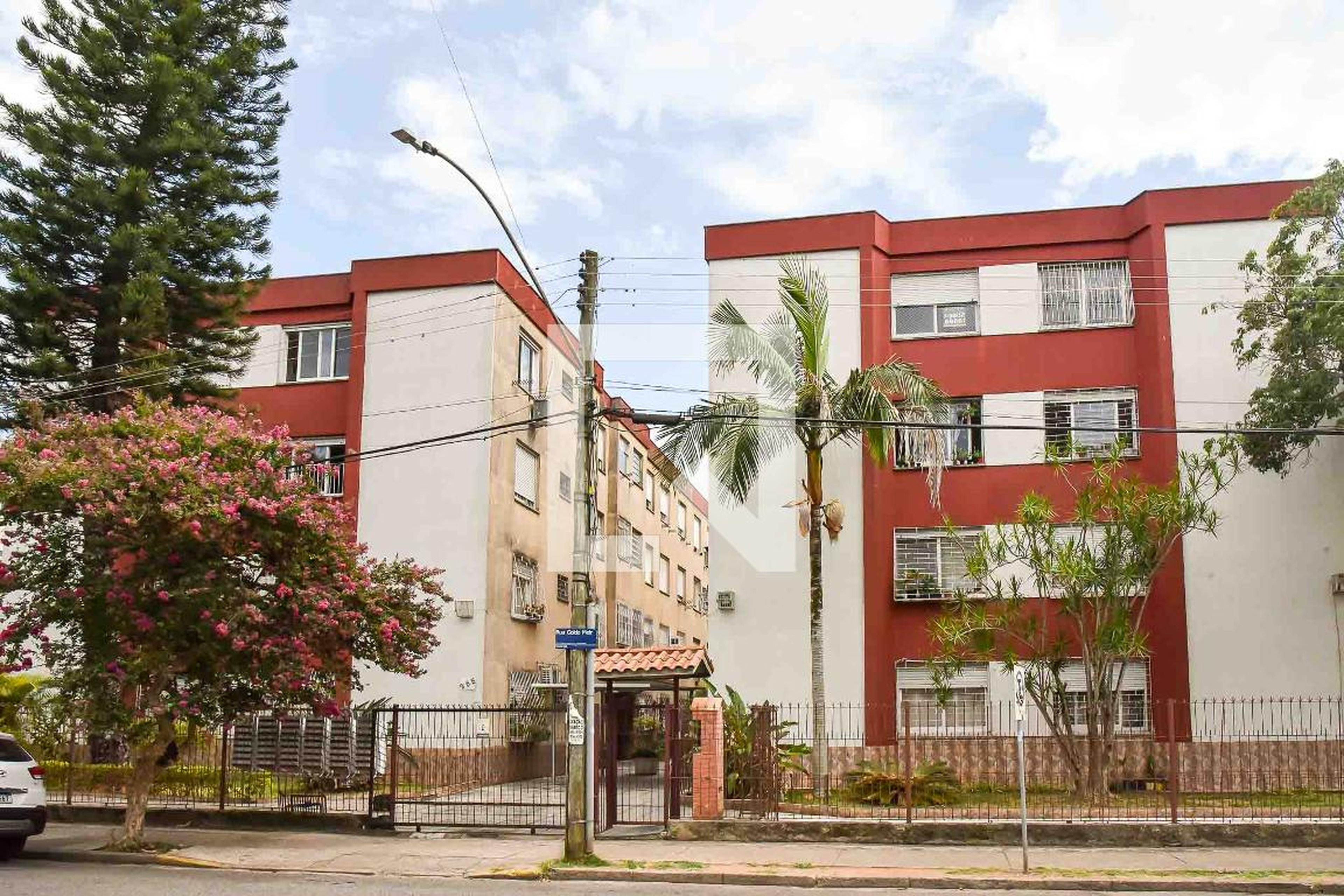 Fachada do Condomínio Condomínio em Rua Golda Meir, 255