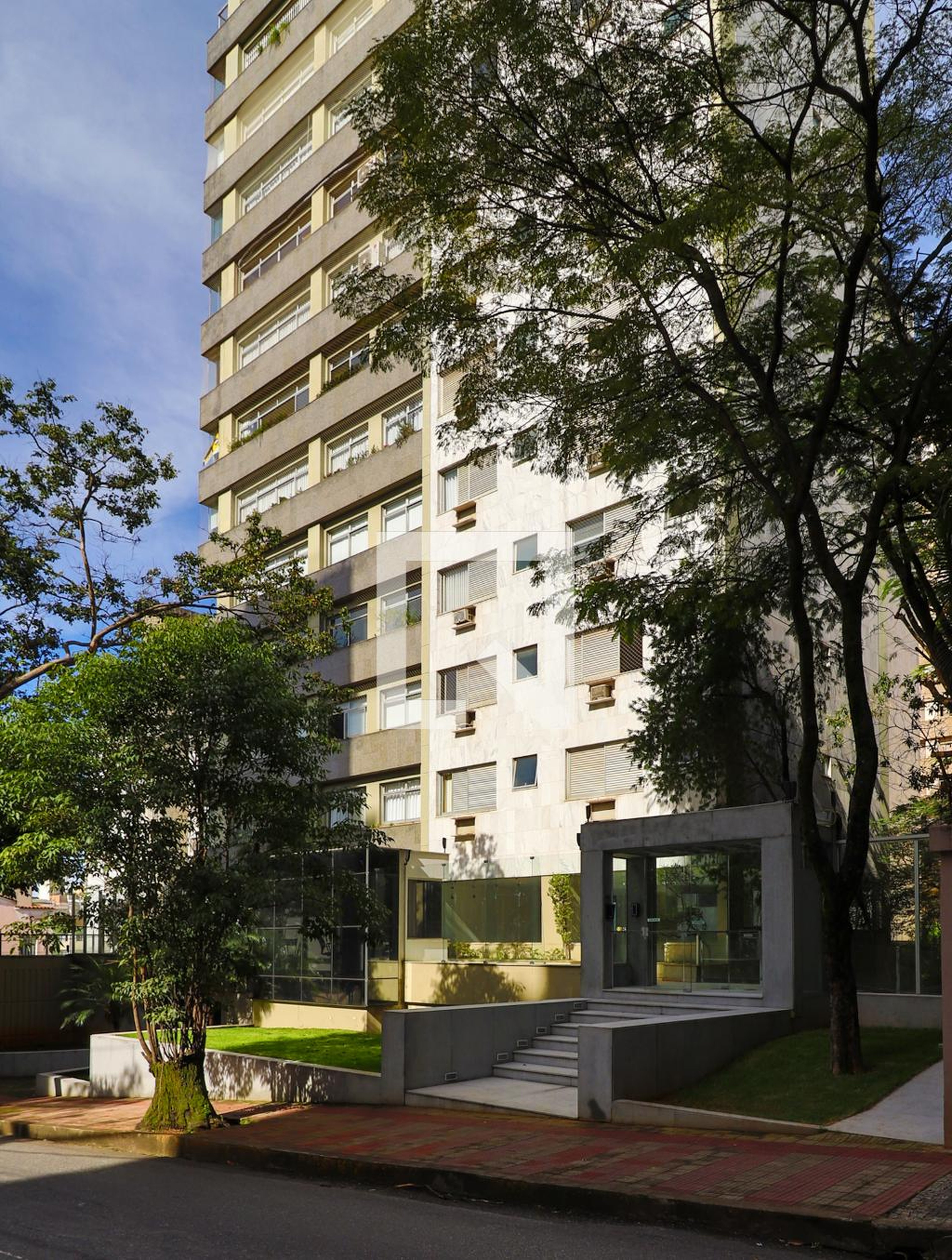 Fachada Condomínio em Rua Professor Estêvão Pinto, 521