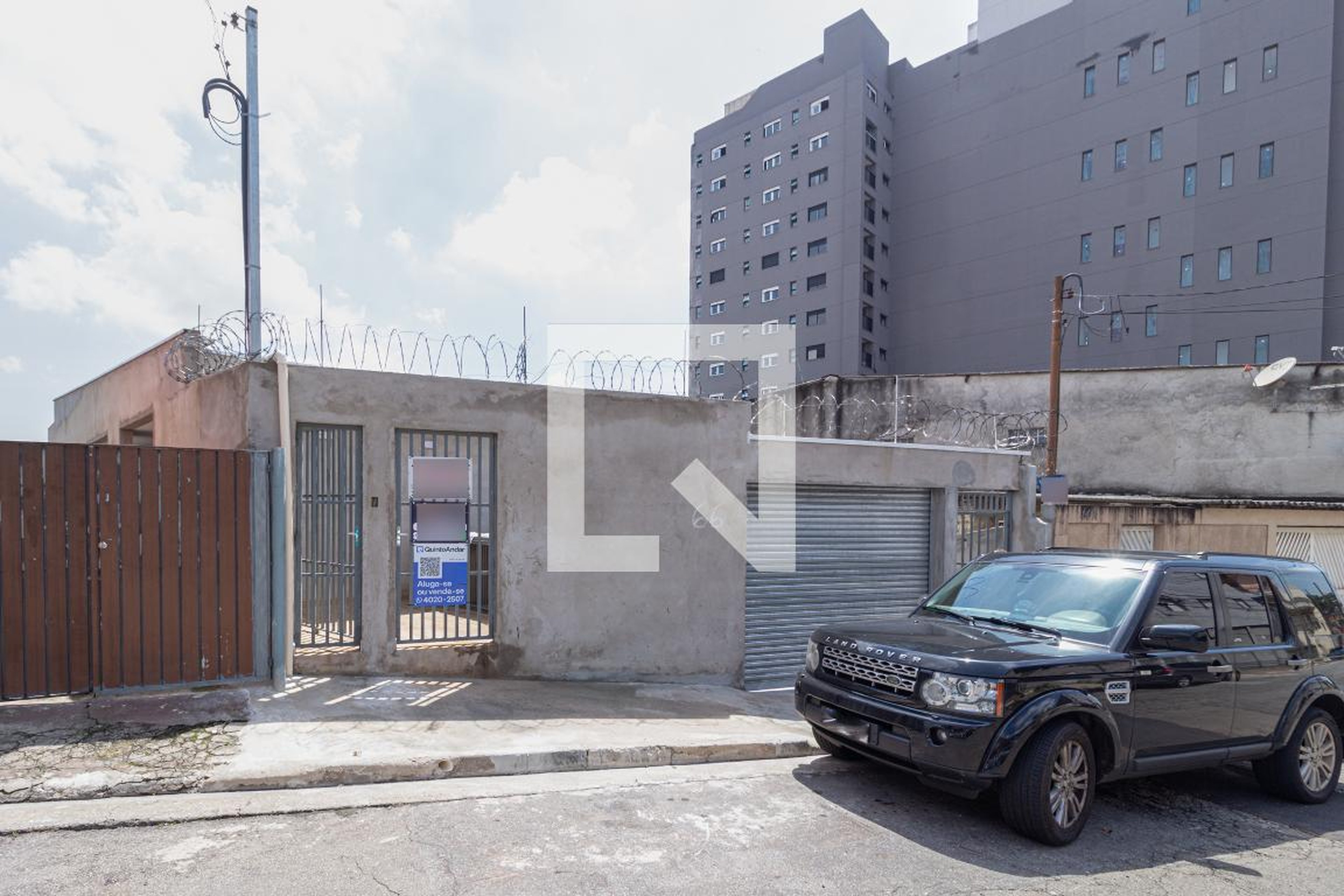 Fachada Condomínio em Rua Guilherme de Jesus, 66