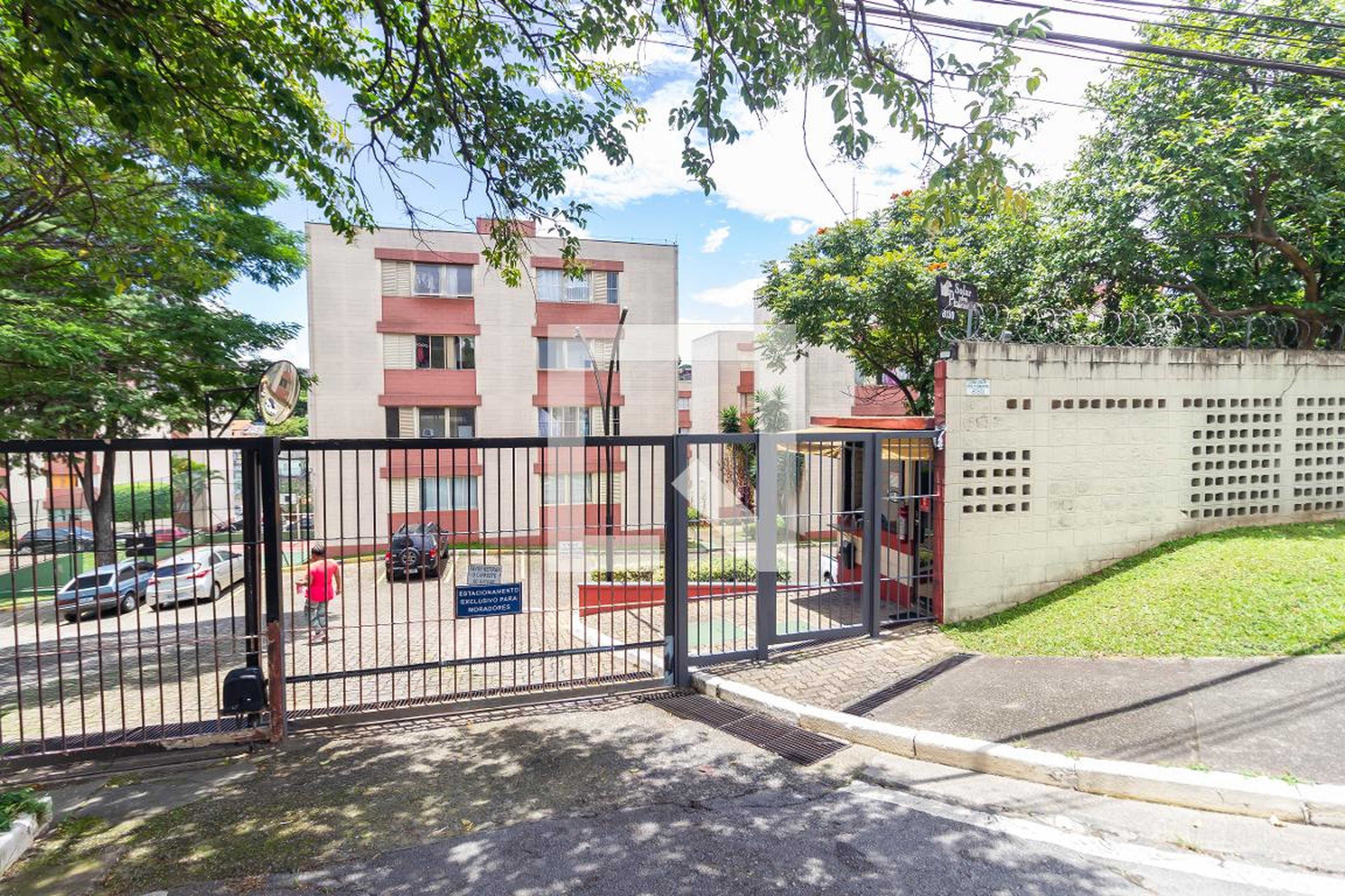 Fachada Condomínio em SP-270, 5