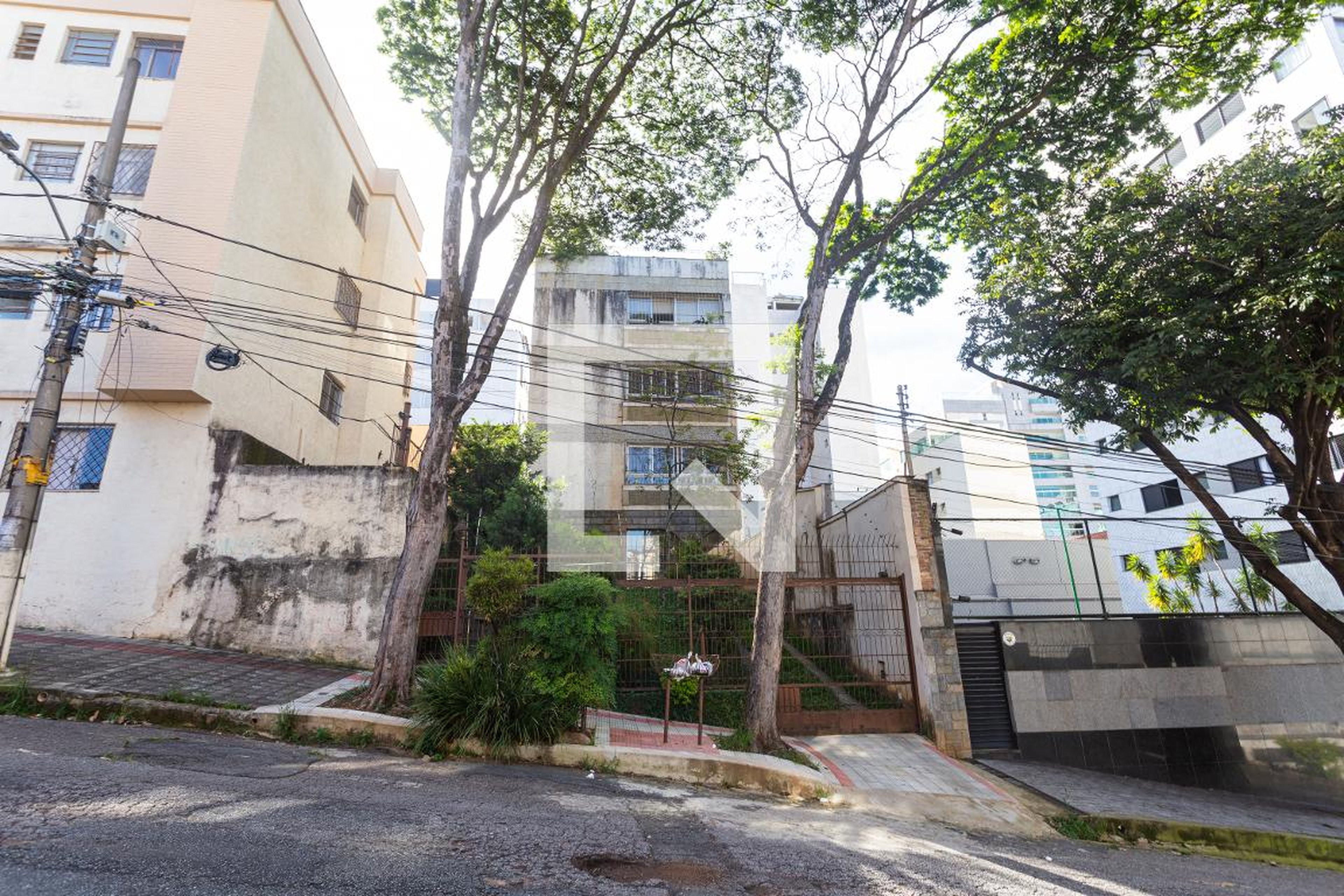 Fachada Condomínio em Rua Florália, 82