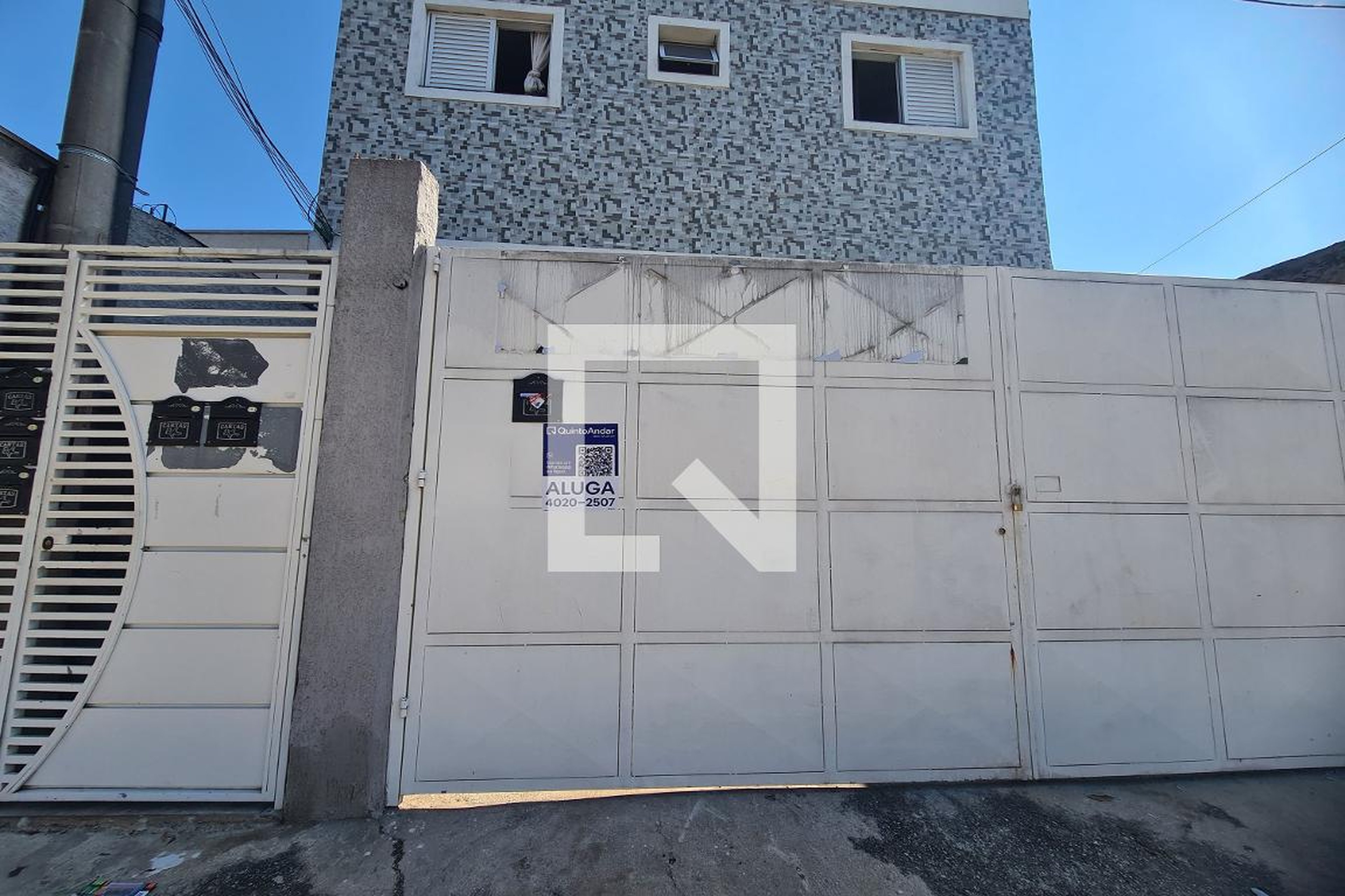 Fachada Condomínio em Rua Anjo Custódio, 464