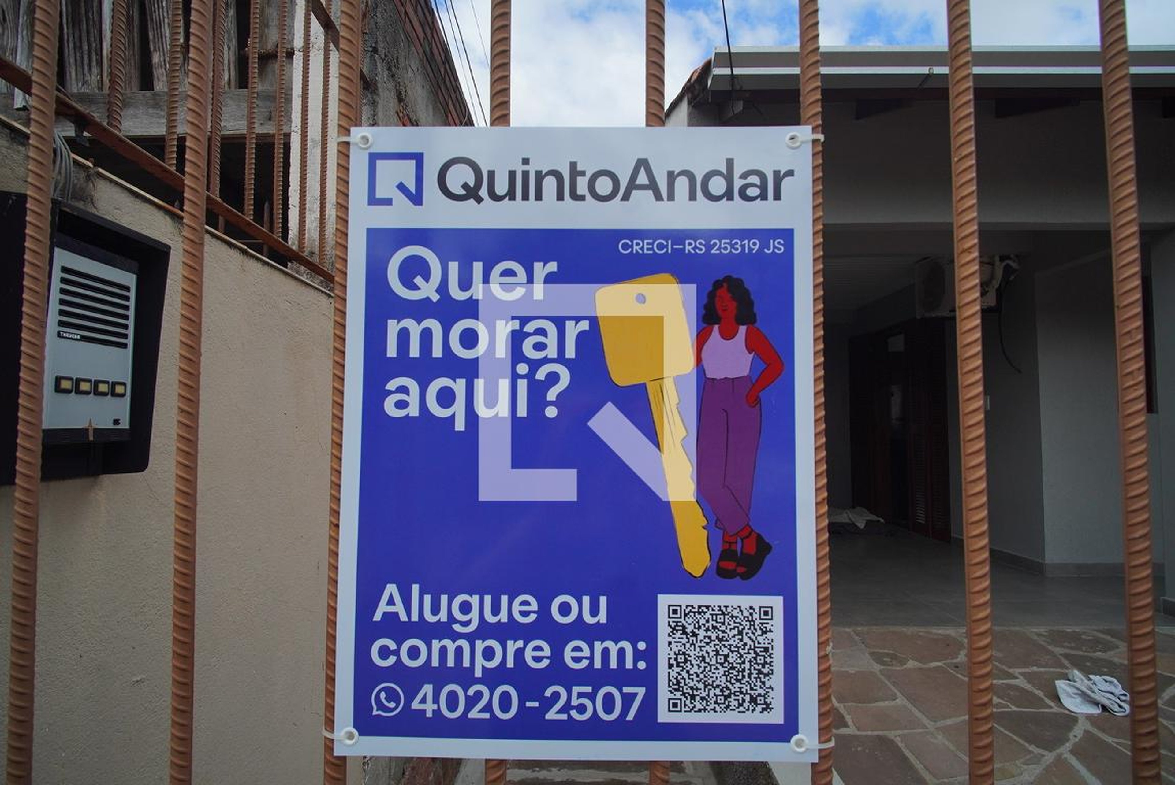 Fachada Condomínio em Rua Bertholdo Rech, 161