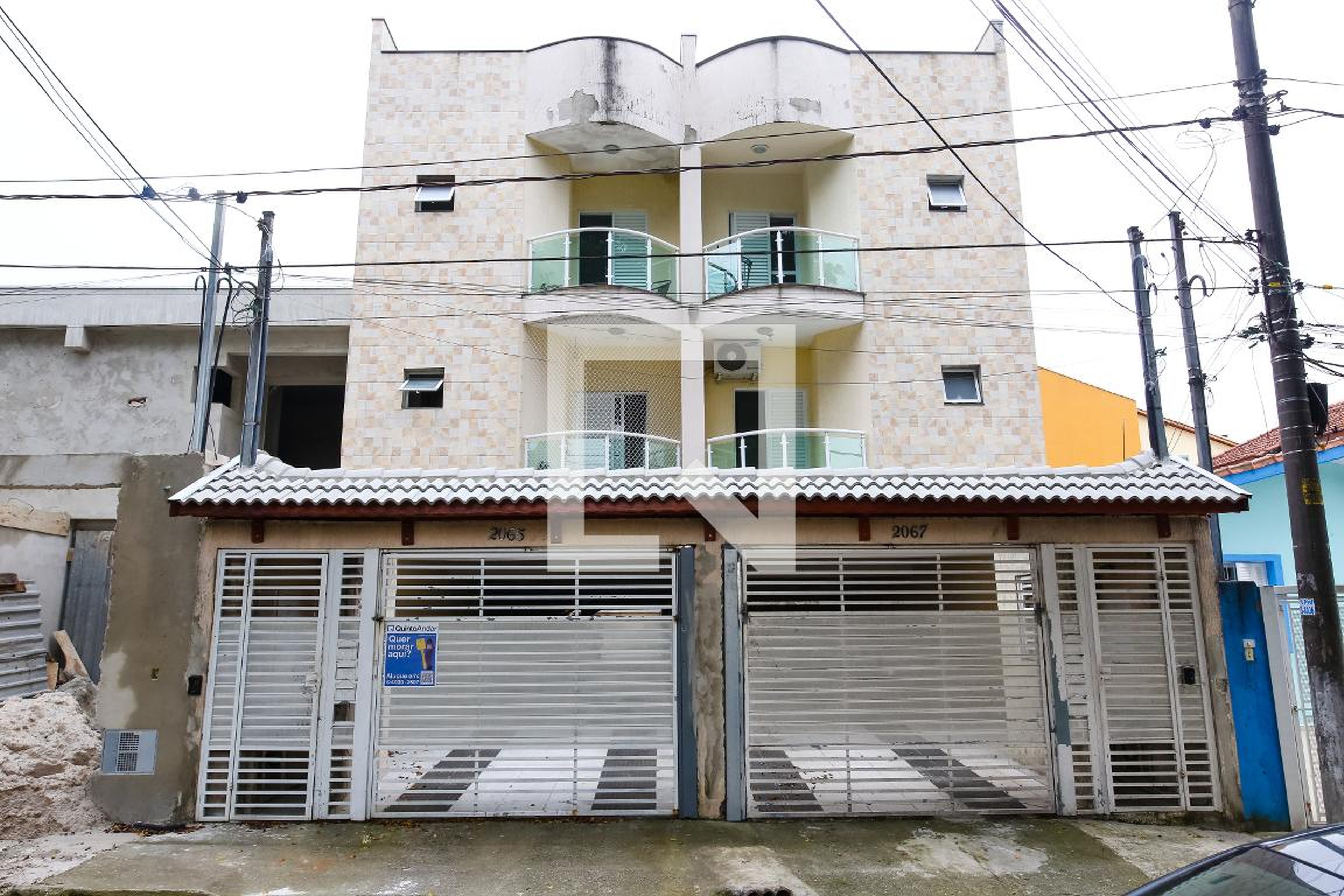 Fachada Condomínio em Rua das Laranjeiras, 2065