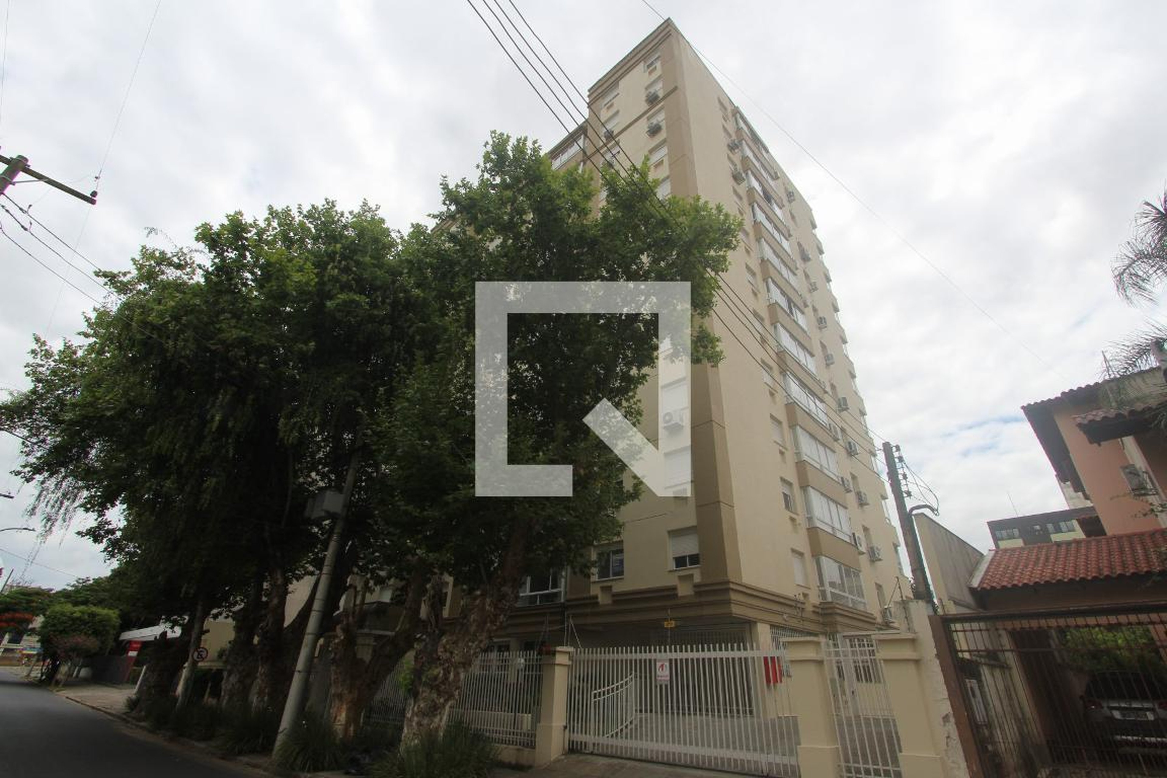 Fachada do Condomínio Condomínio em Rua Fernando Cortez, 118