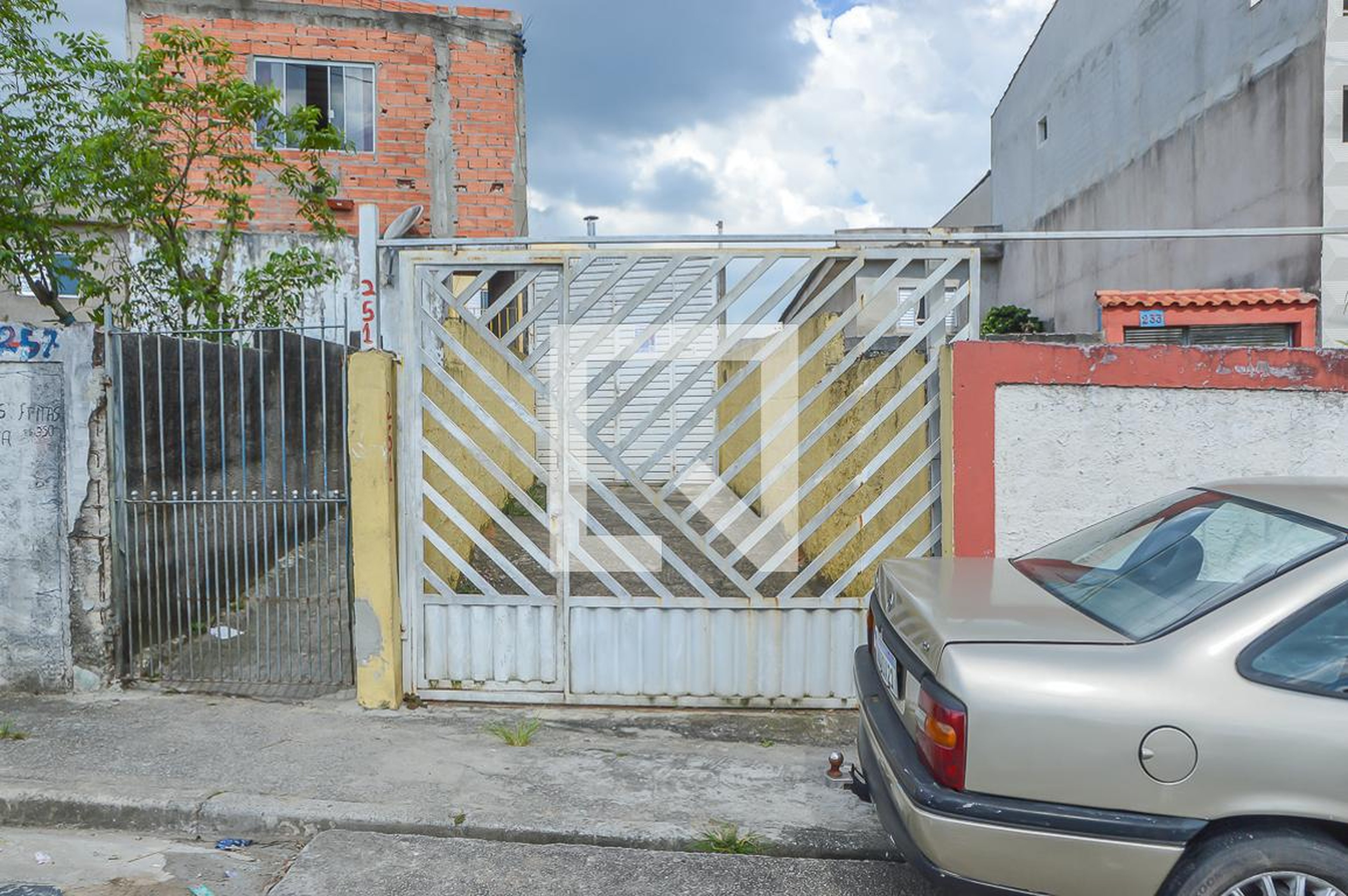 Fachada Condomínio em Rua Jesus de Nazareth, 251