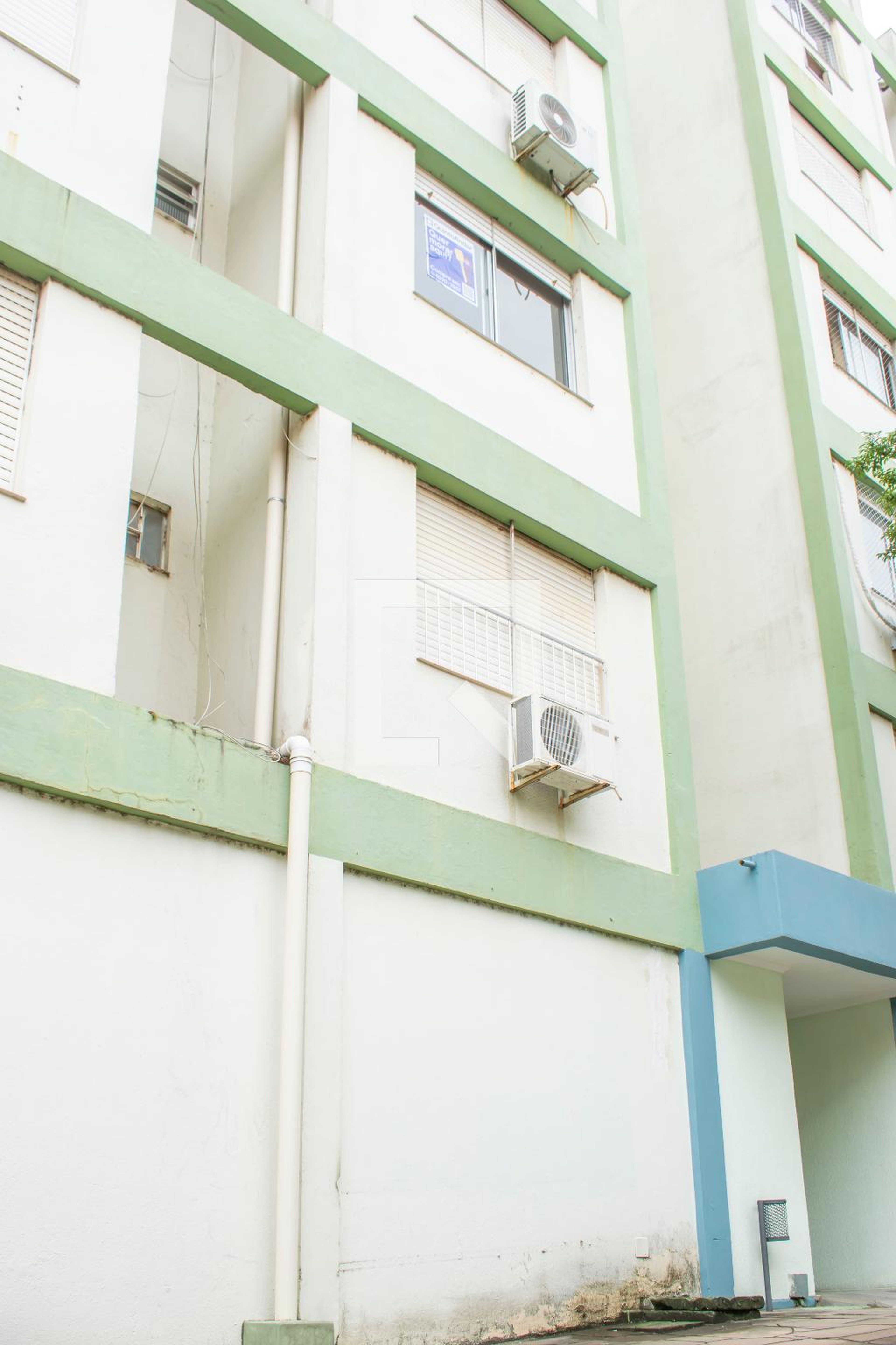 Fachada Condomínio em Rua Camaquã, 909