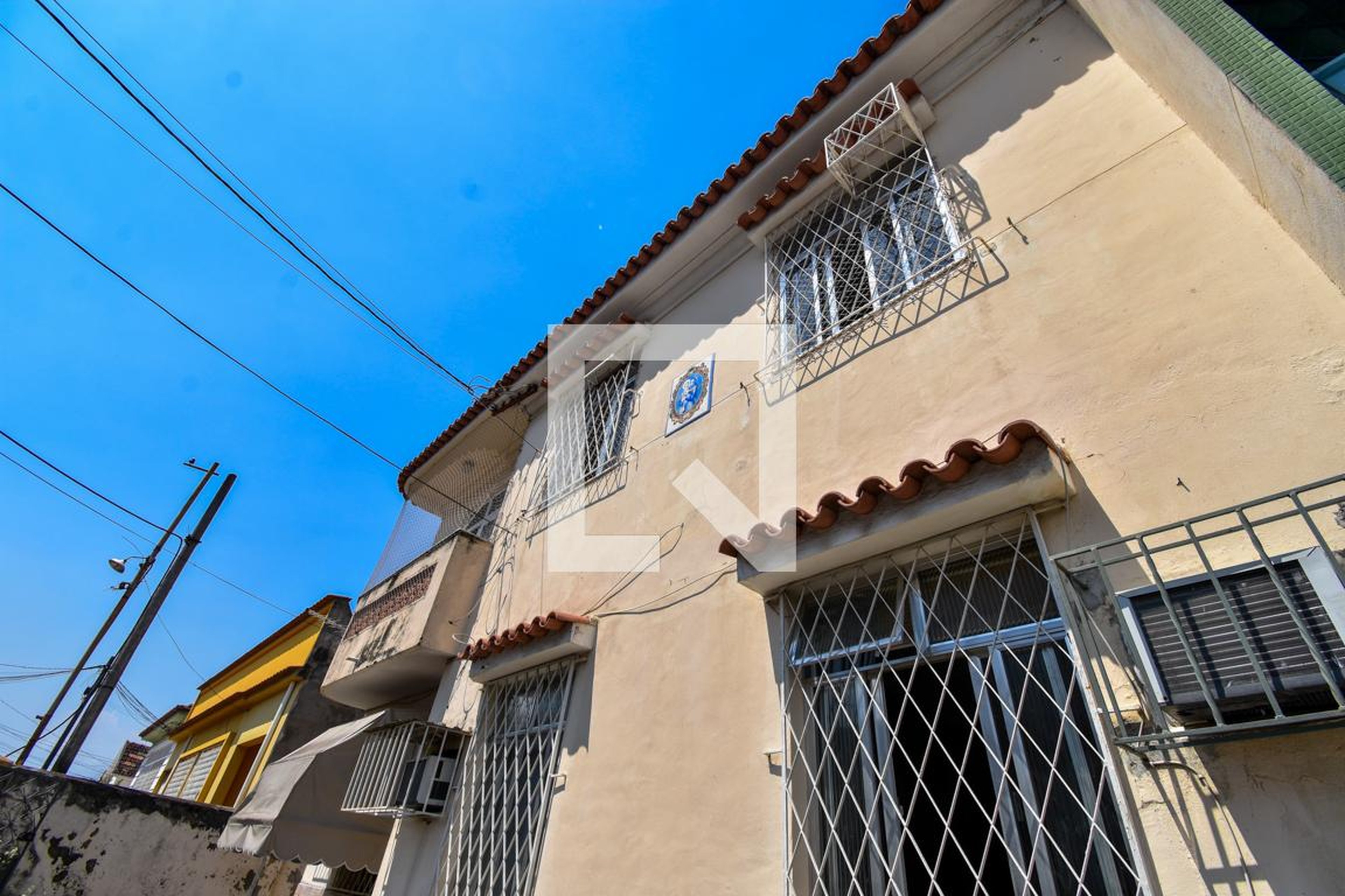 Fachada Condomínio em Rua Frederico de Albuquerque, 94