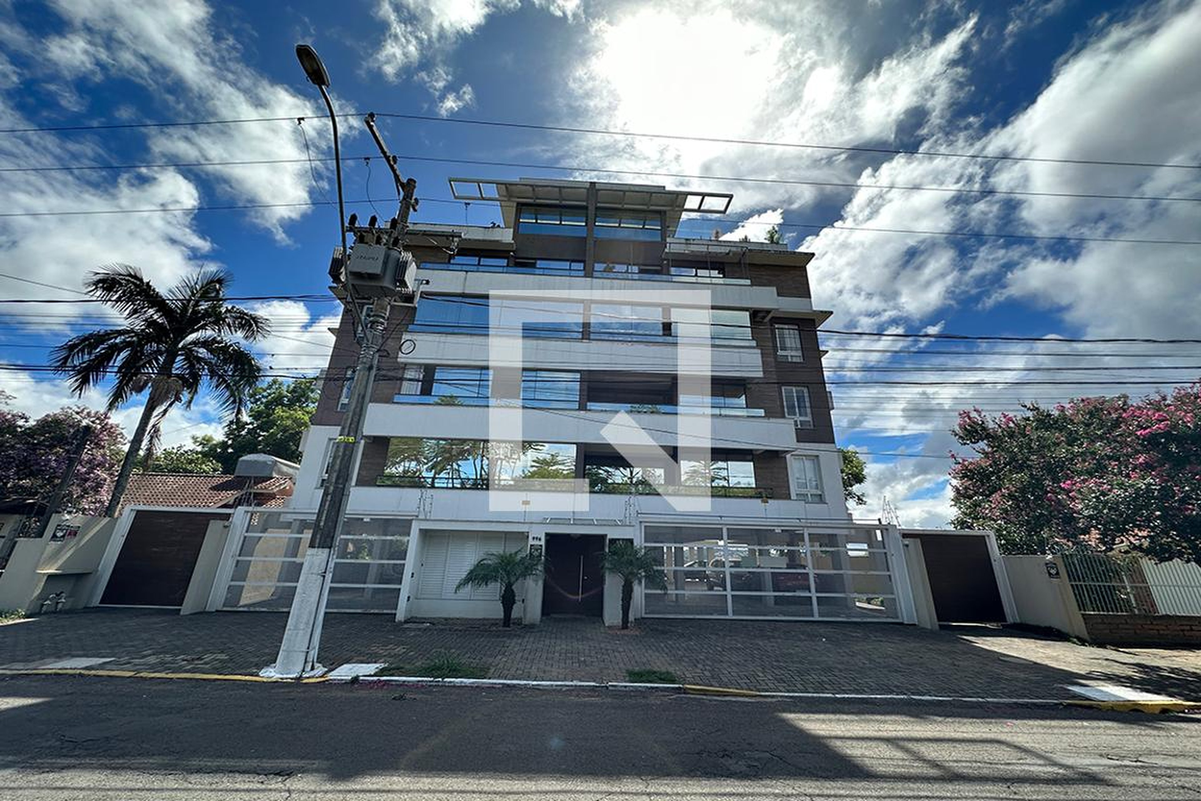 Fachada do Condomínio Condomínio W Residence