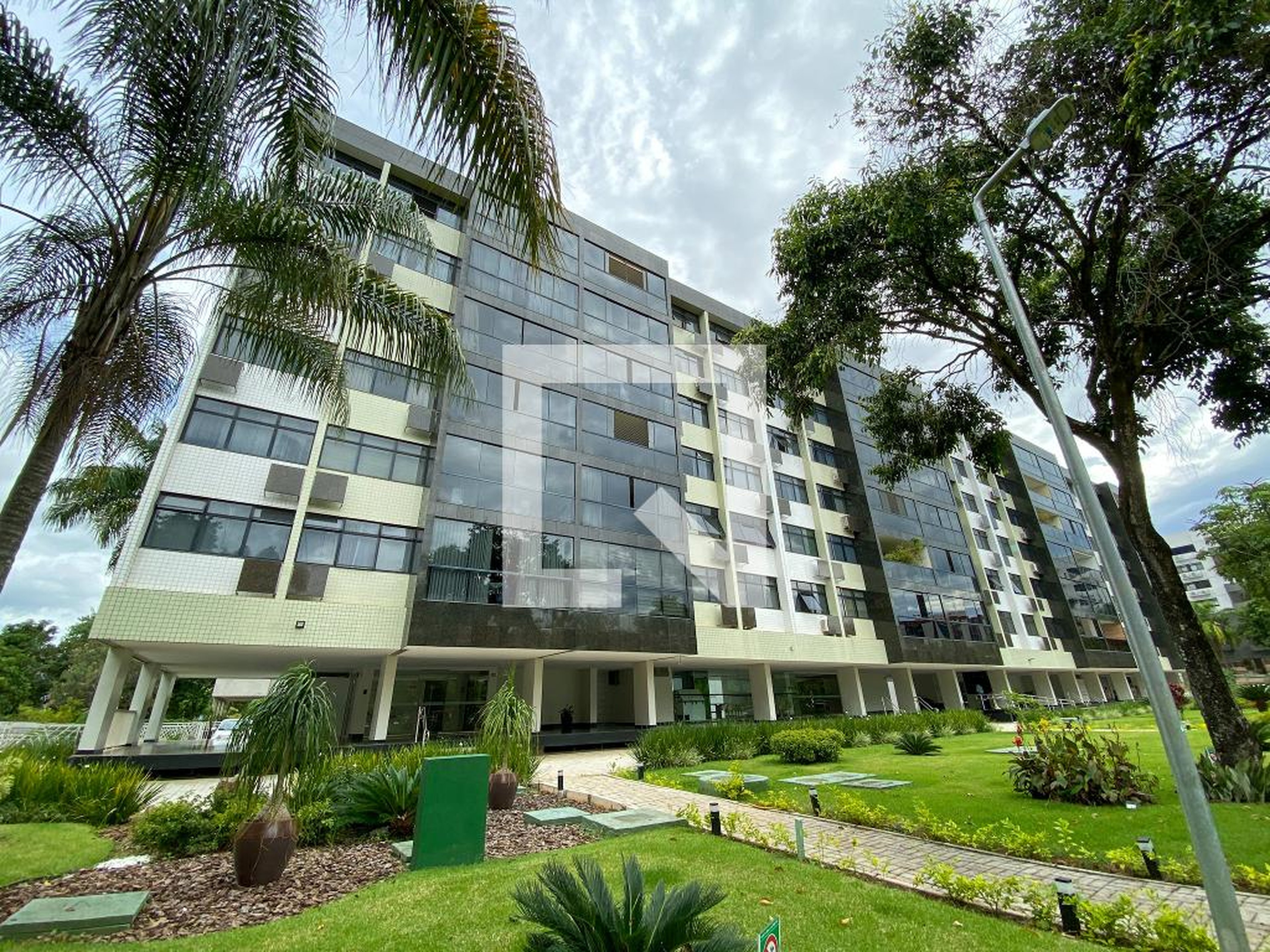 Fachada Condomínio em SQN 215 Bloco J, 00