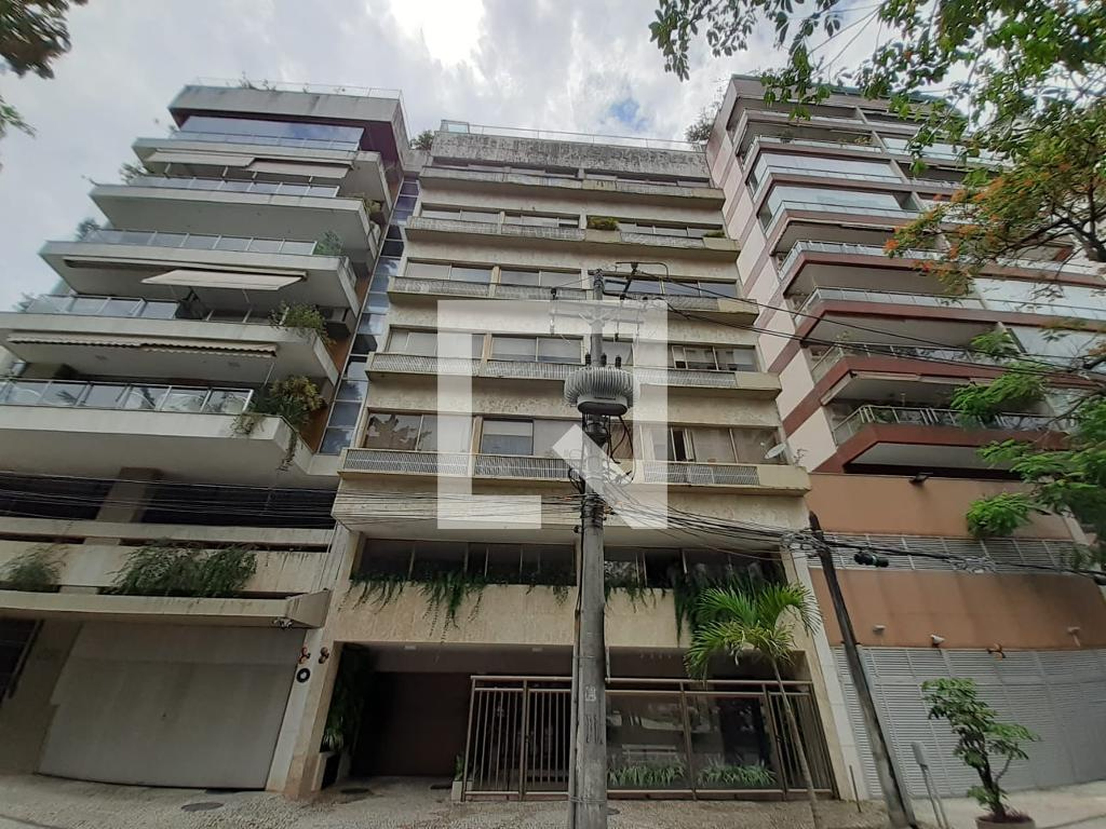 Fachada Condomínio em Avenida Lineu de Paula Machado, 993