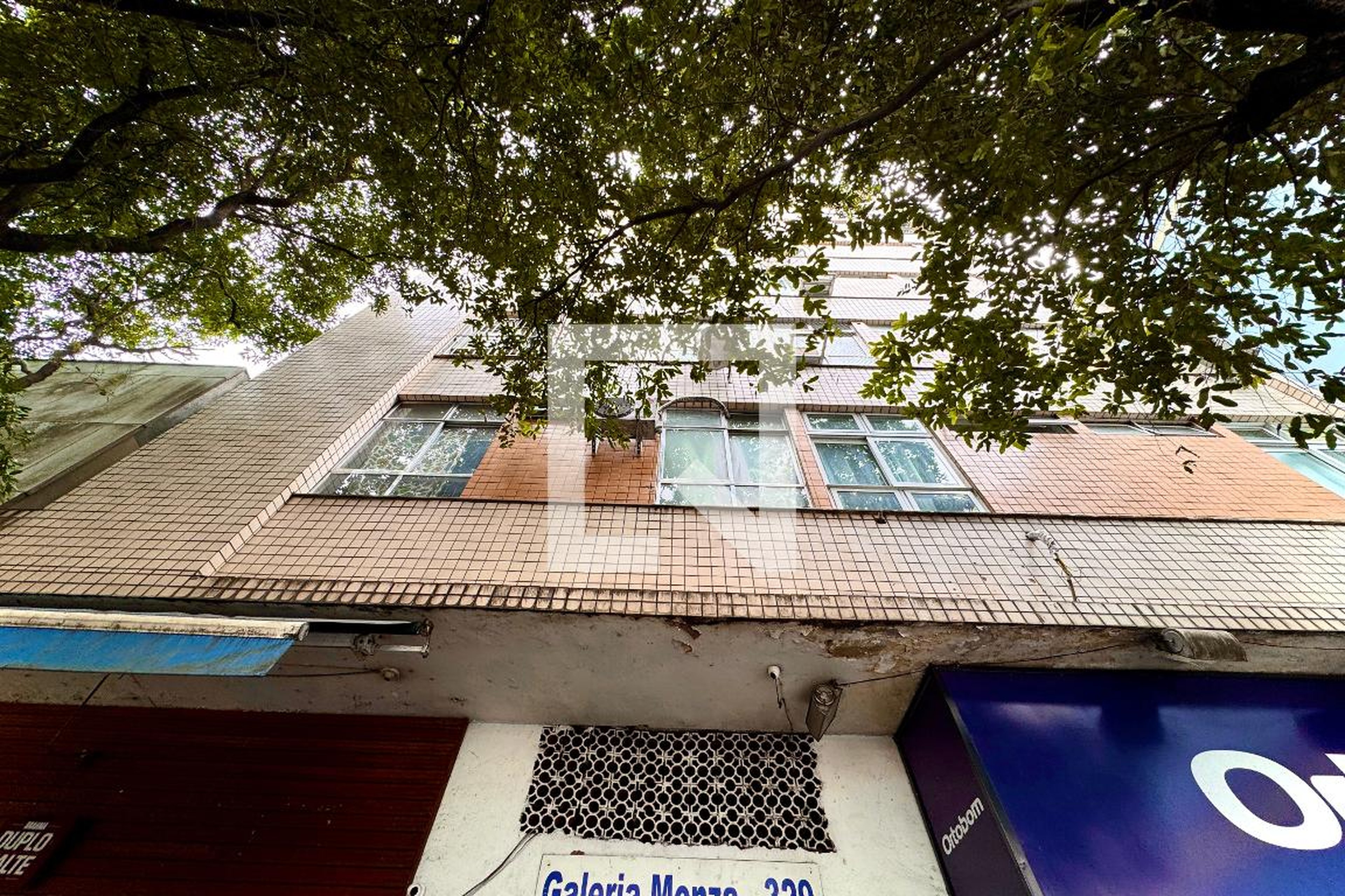 Fachada Condomínio em Rua Voluntários da Pátria, 279