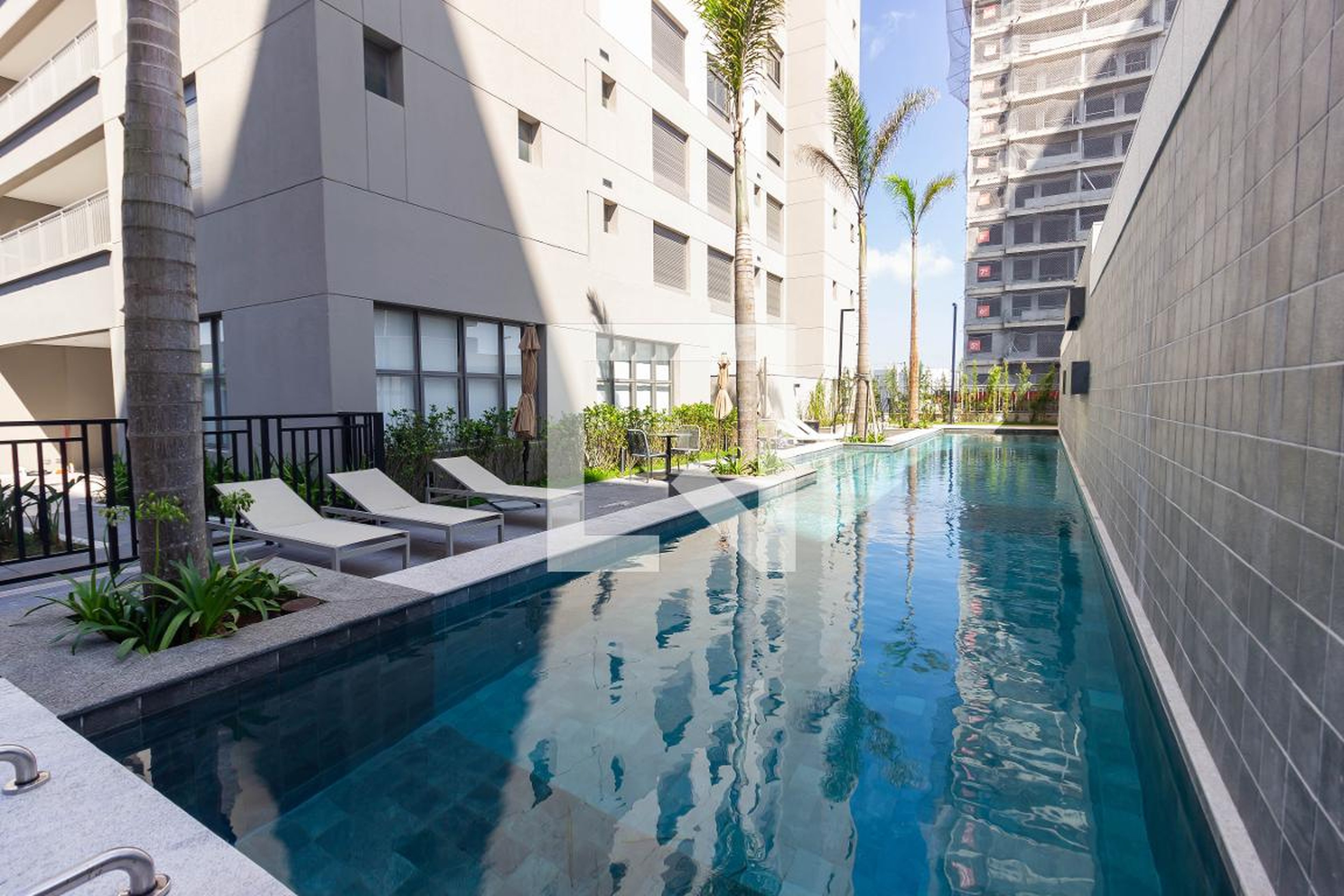 Piscina - Sky Line Jockey