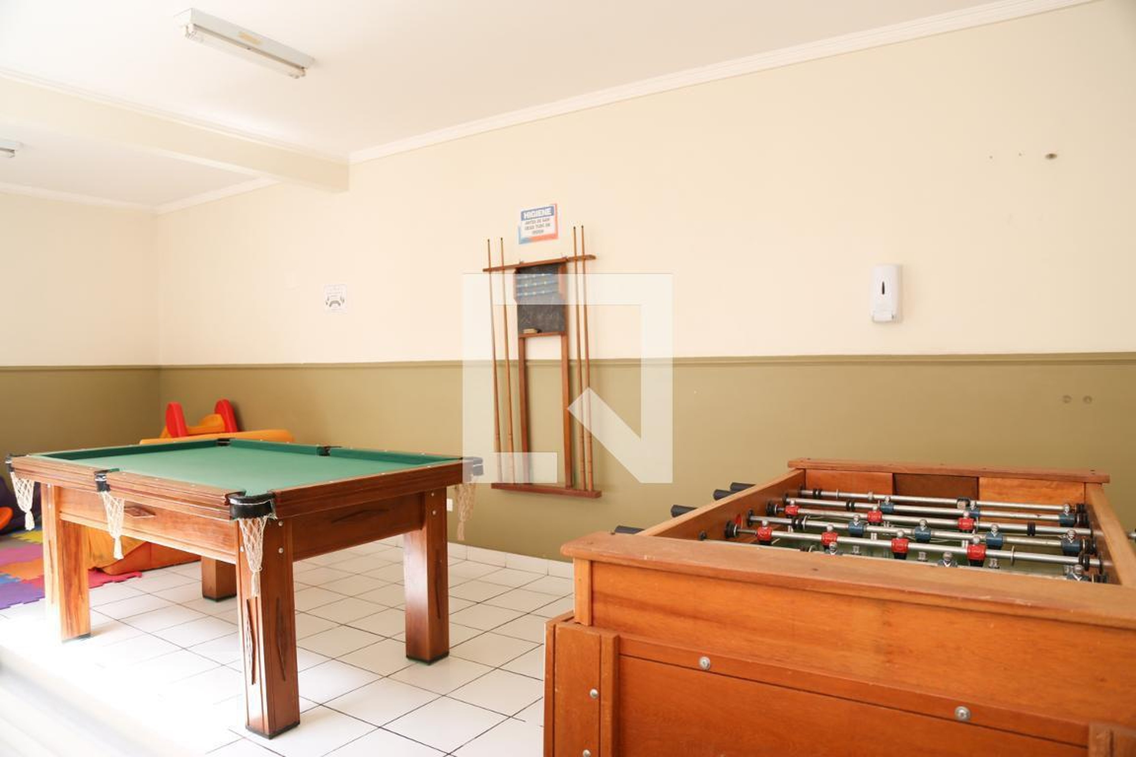 Salão de Jogos - Charme